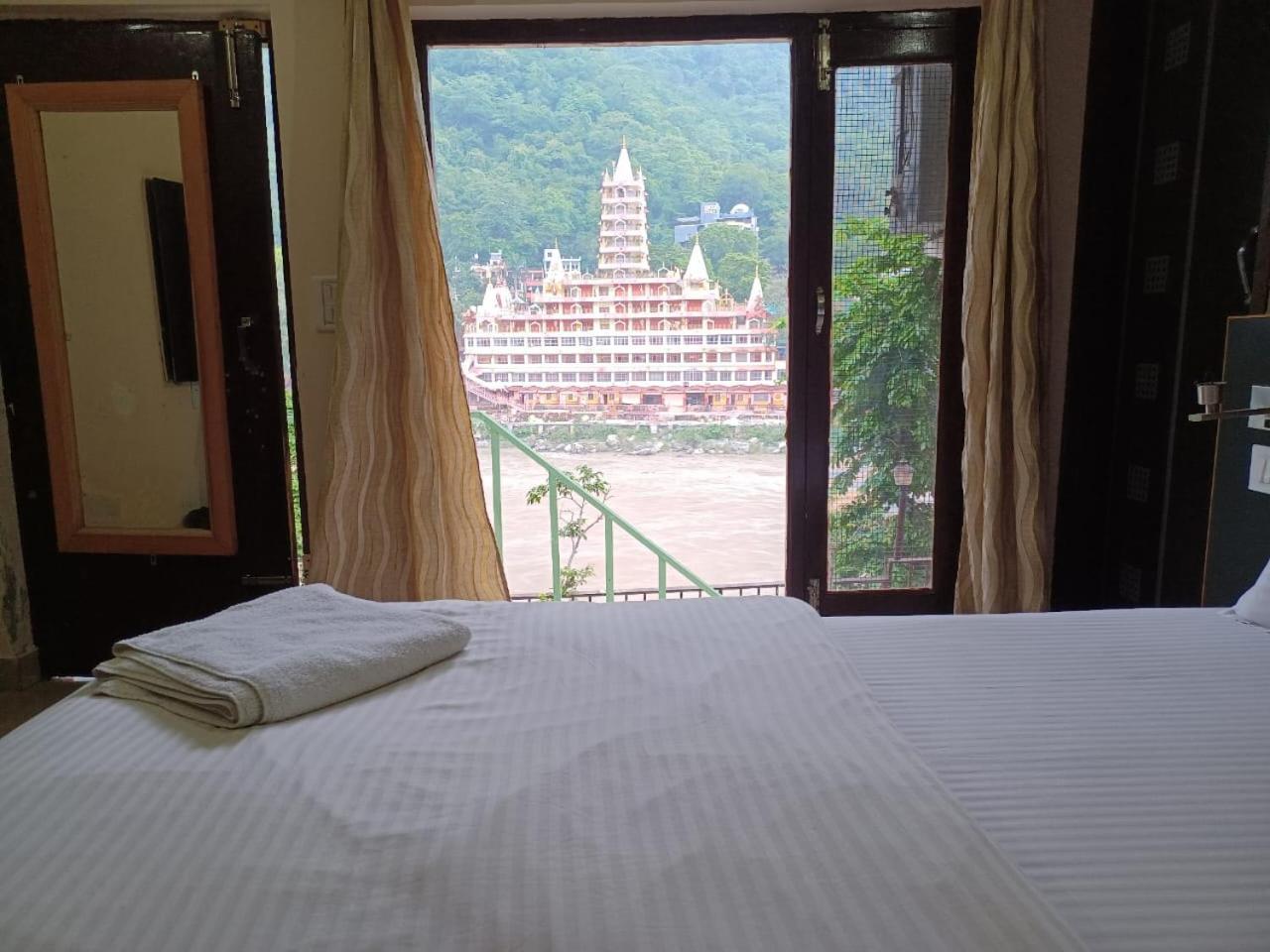 Kunwar Residency Hotel