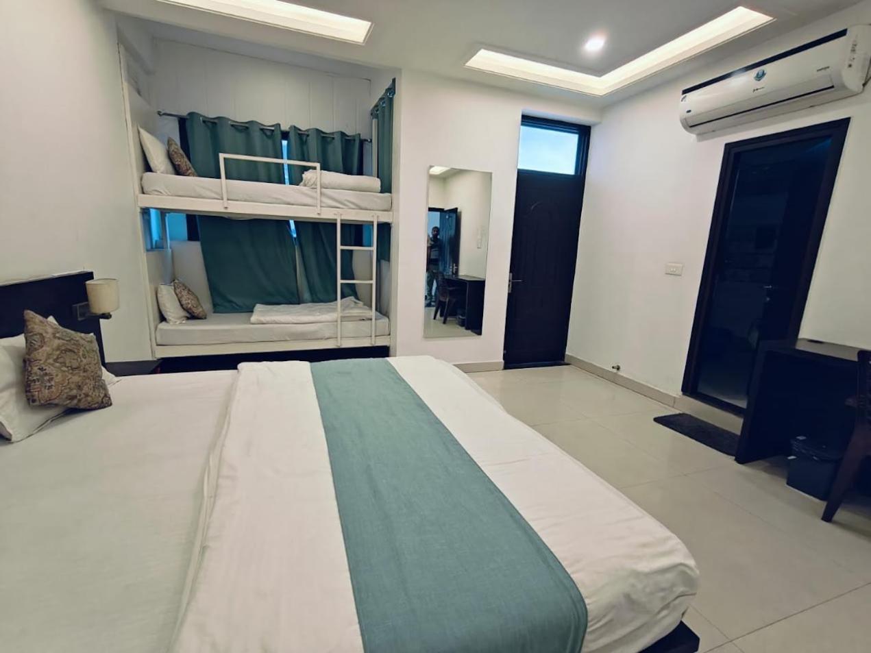 Guest house Blue Bird Stays