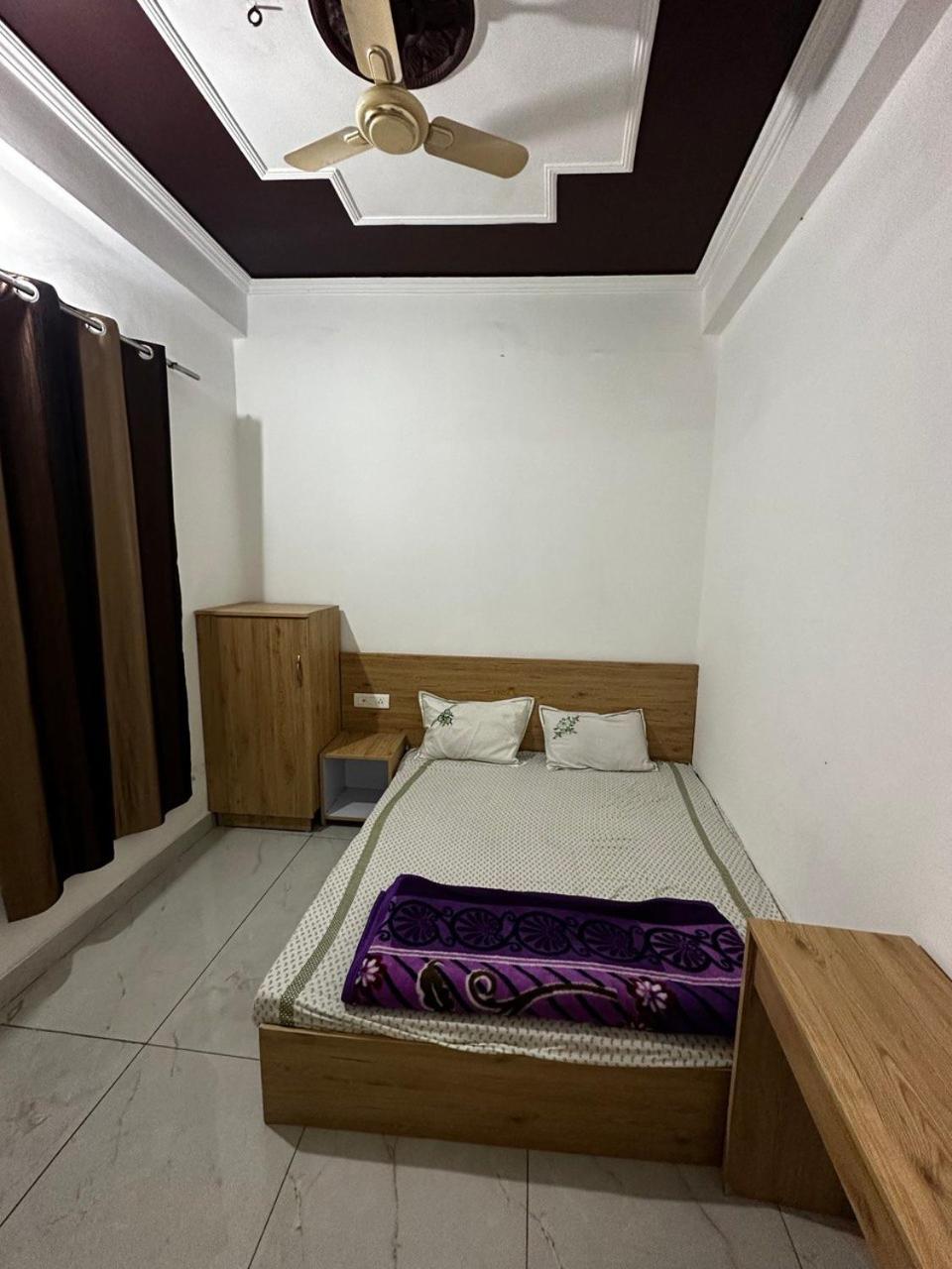 Sonu & Hostel,