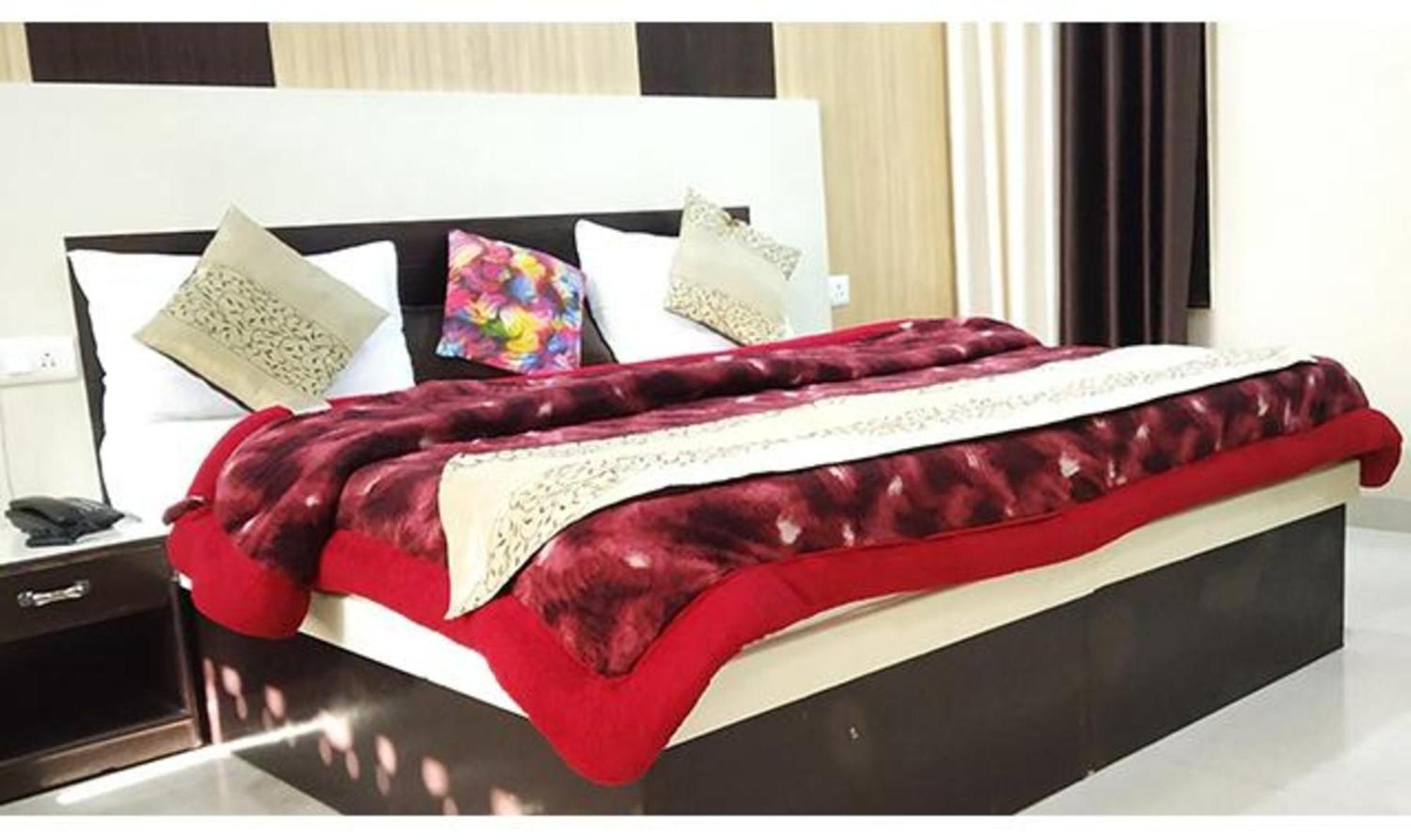 Hotel Fabhotel Kailash Residency 2*