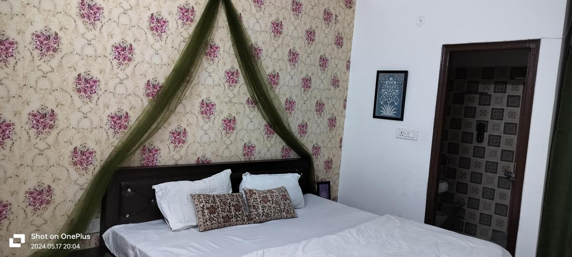 Apartment Ensquare - 2 Bedroom Near Laxman Jhula With Kitchen *