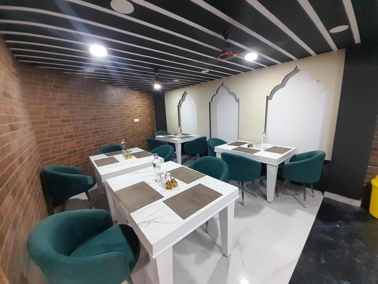 Hotel Asha Delight