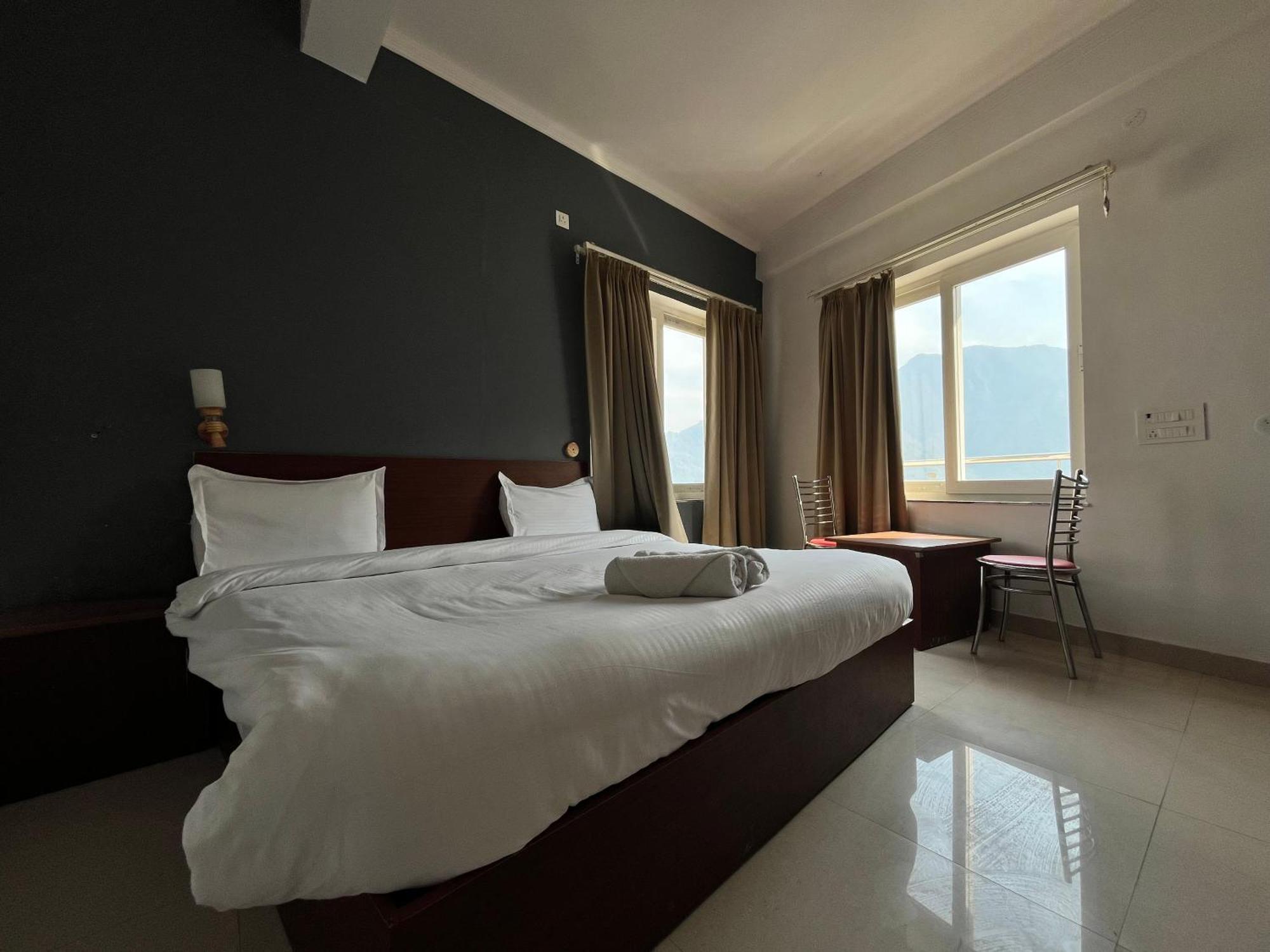 The Yachis Hotel *