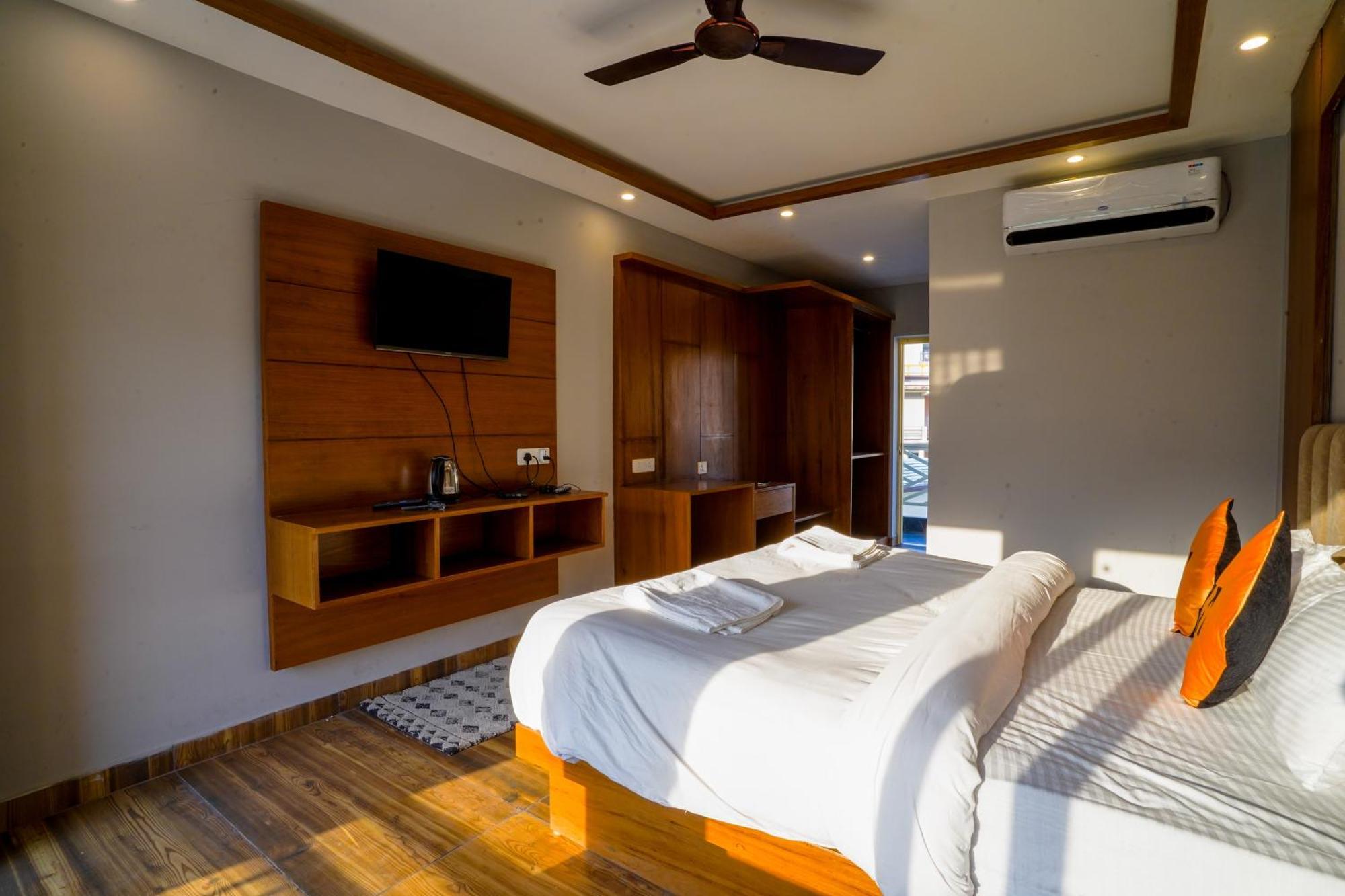 Hostel Hide-in Rishikesh, Laxman Jhula *
