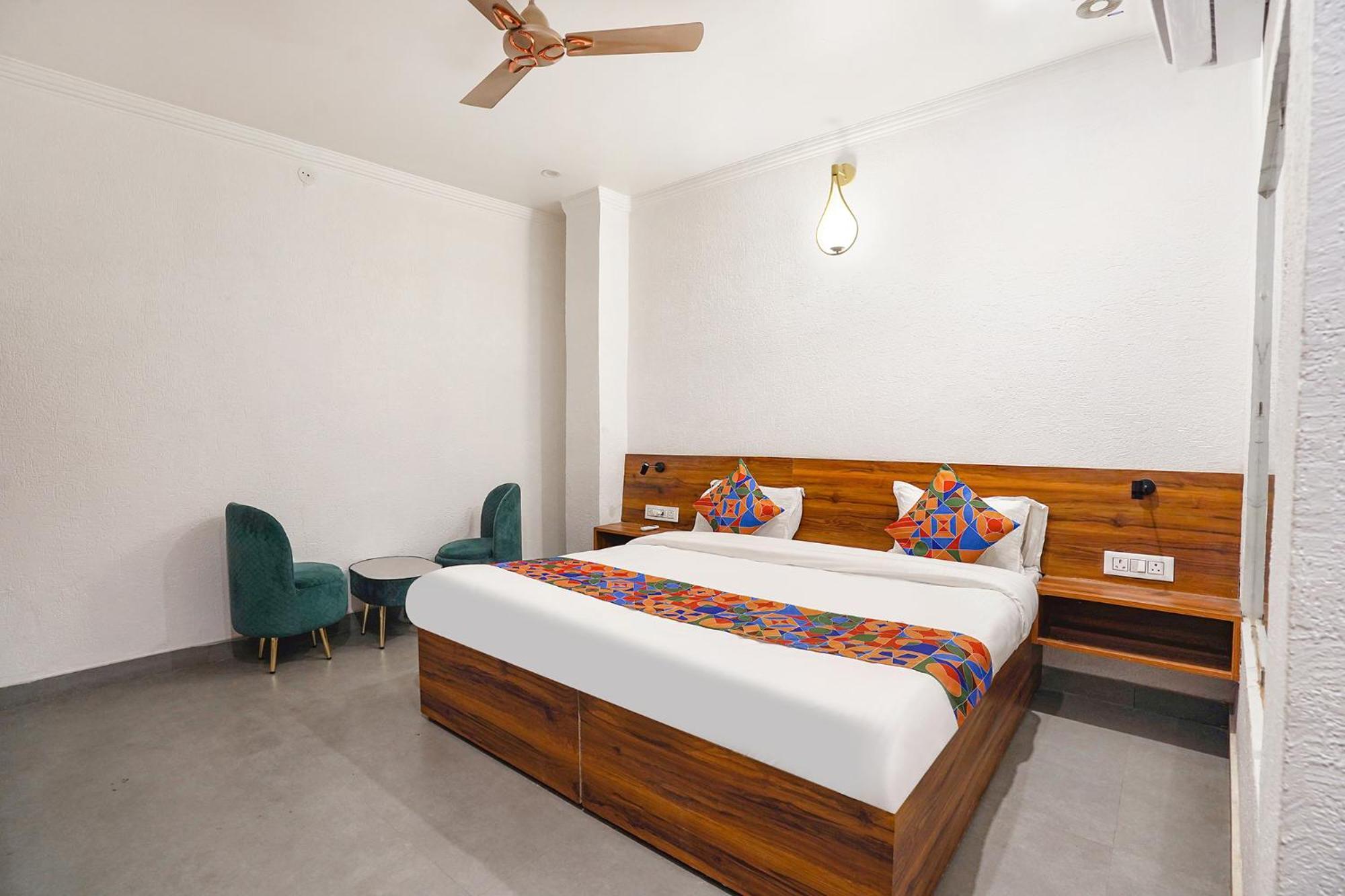 Hotel Montreal By Madhuban