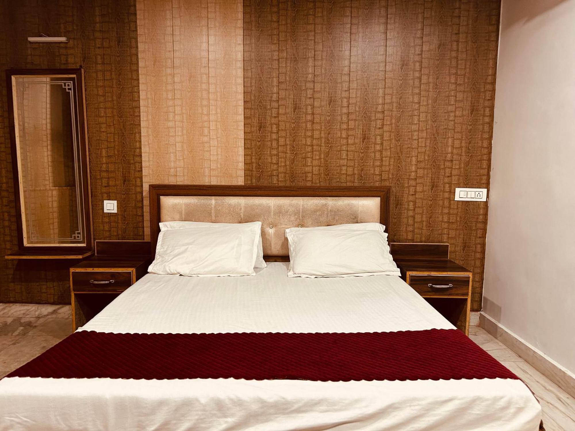The For You Hotel & Restaurant