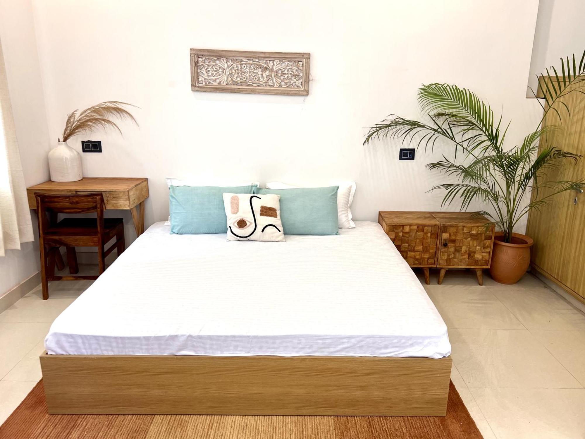Prithvi - Aesthetic With Netflix In Upper Tapovan