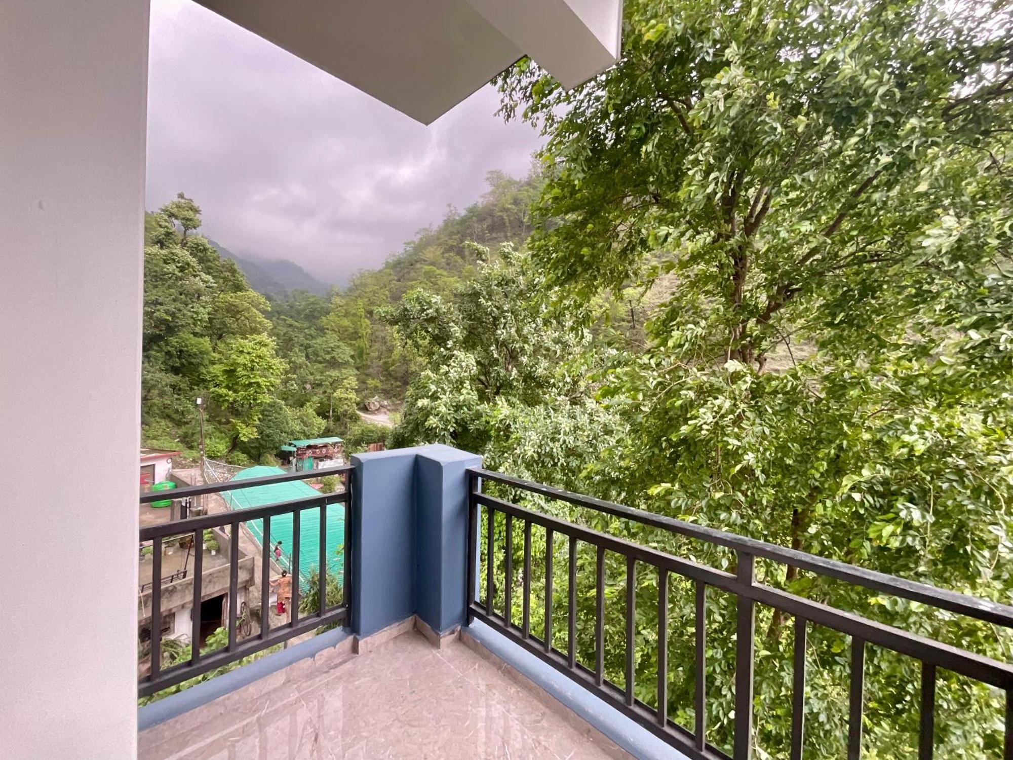 Rudram Aura X One Light * Rishikesh