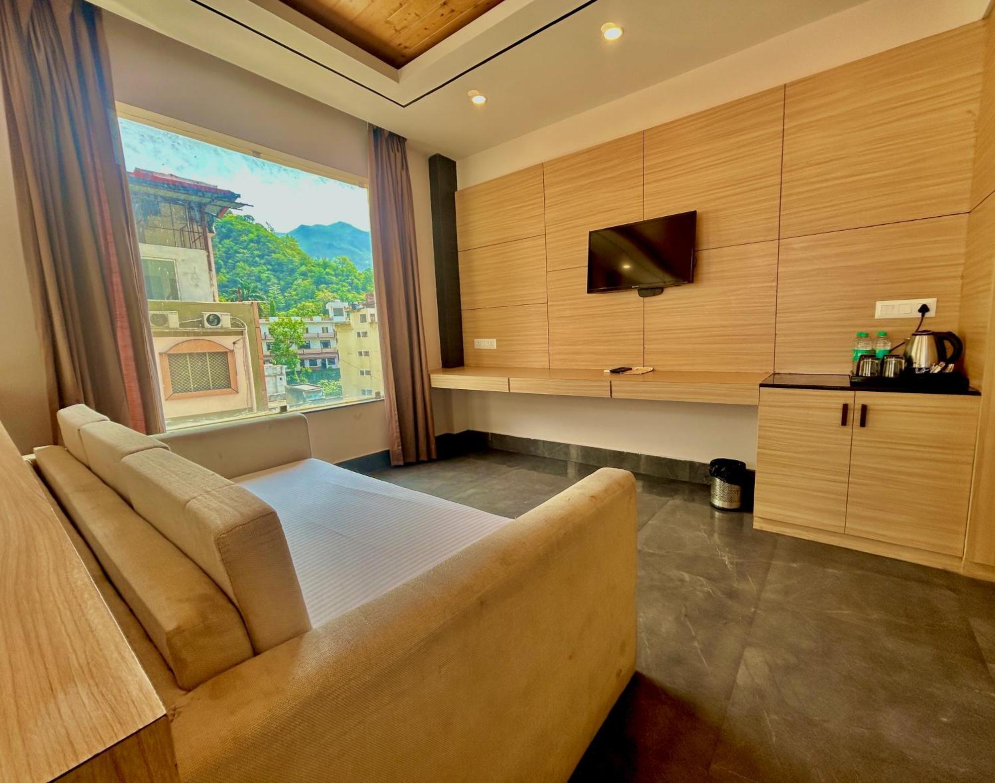 Aqua Vibes Hotel 3*
