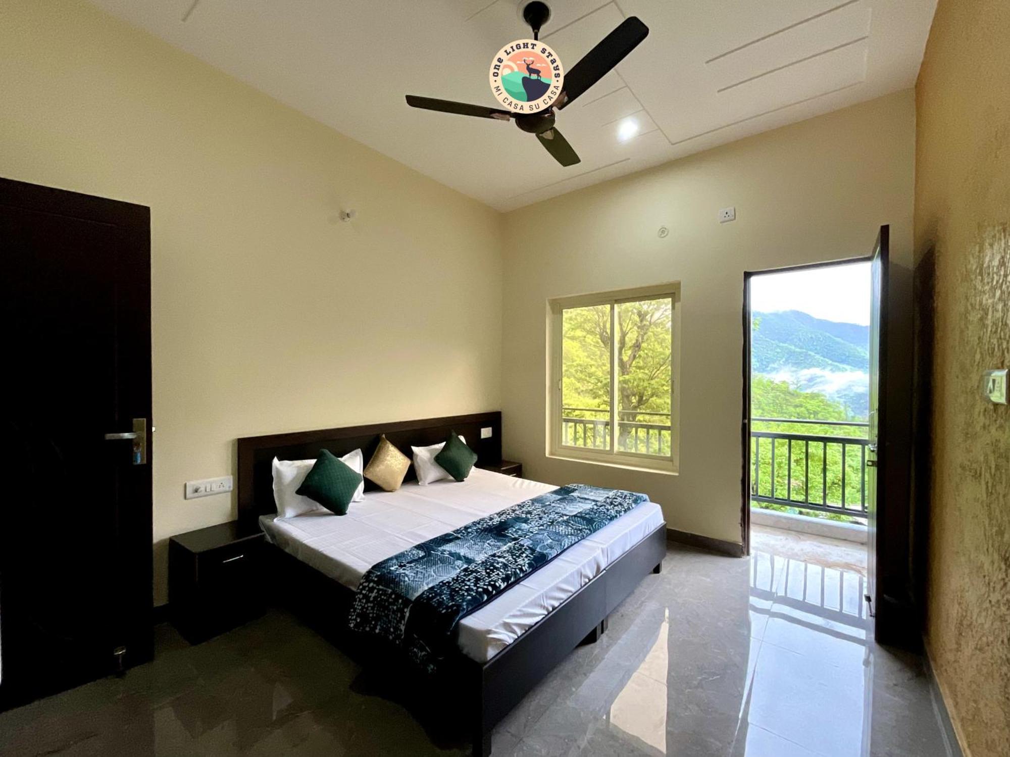 Rudram Aura X One Light Hostel Rishikesh