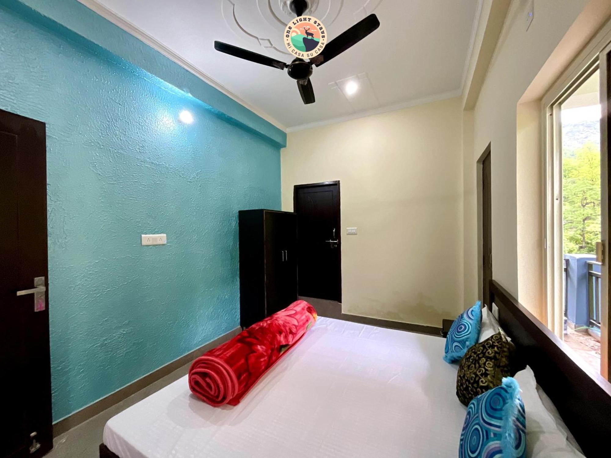 Rudram Aura X One Light Hostel Rishikesh