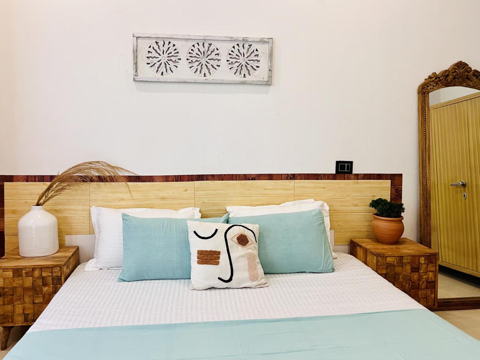 Prithvi - Aesthetic With Netflix In Upper Tapovan *