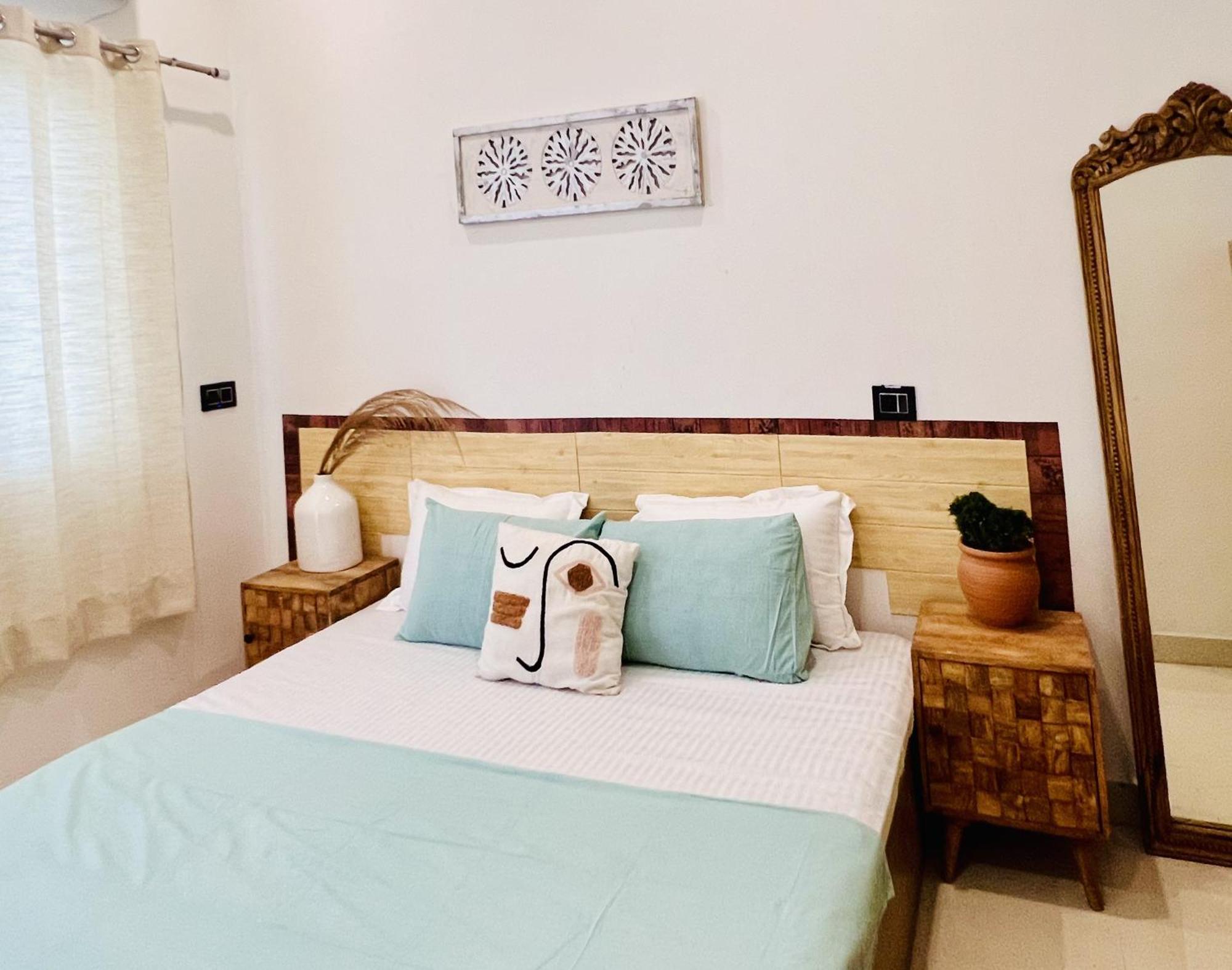 Prithvi - Aesthetic With Netflix In Upper Tapovan Apartment *