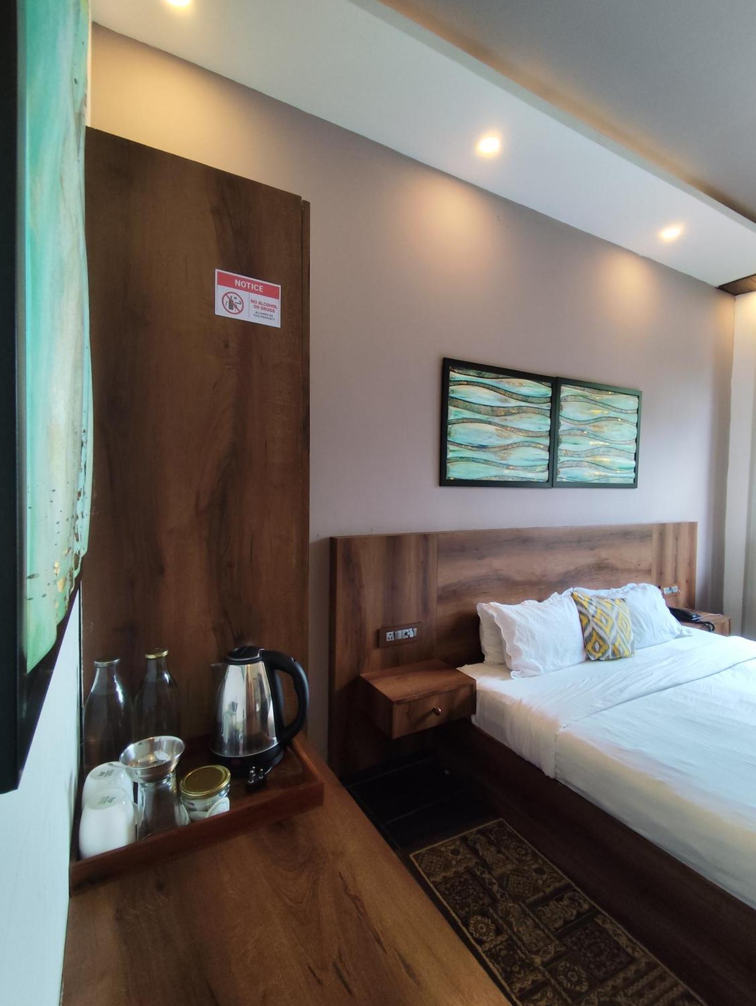 Meeram Ganga, A Heritage By The Ganges At Triveni Ghat Guest house Rishikesh