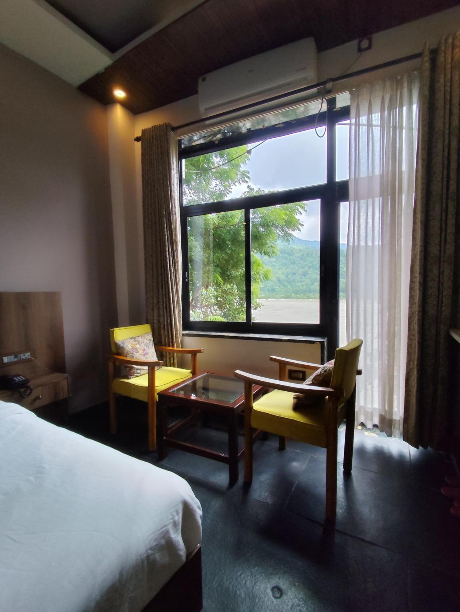 Guest house Meeram Ganga, A Heritage By The Ganges At Triveni Ghat *