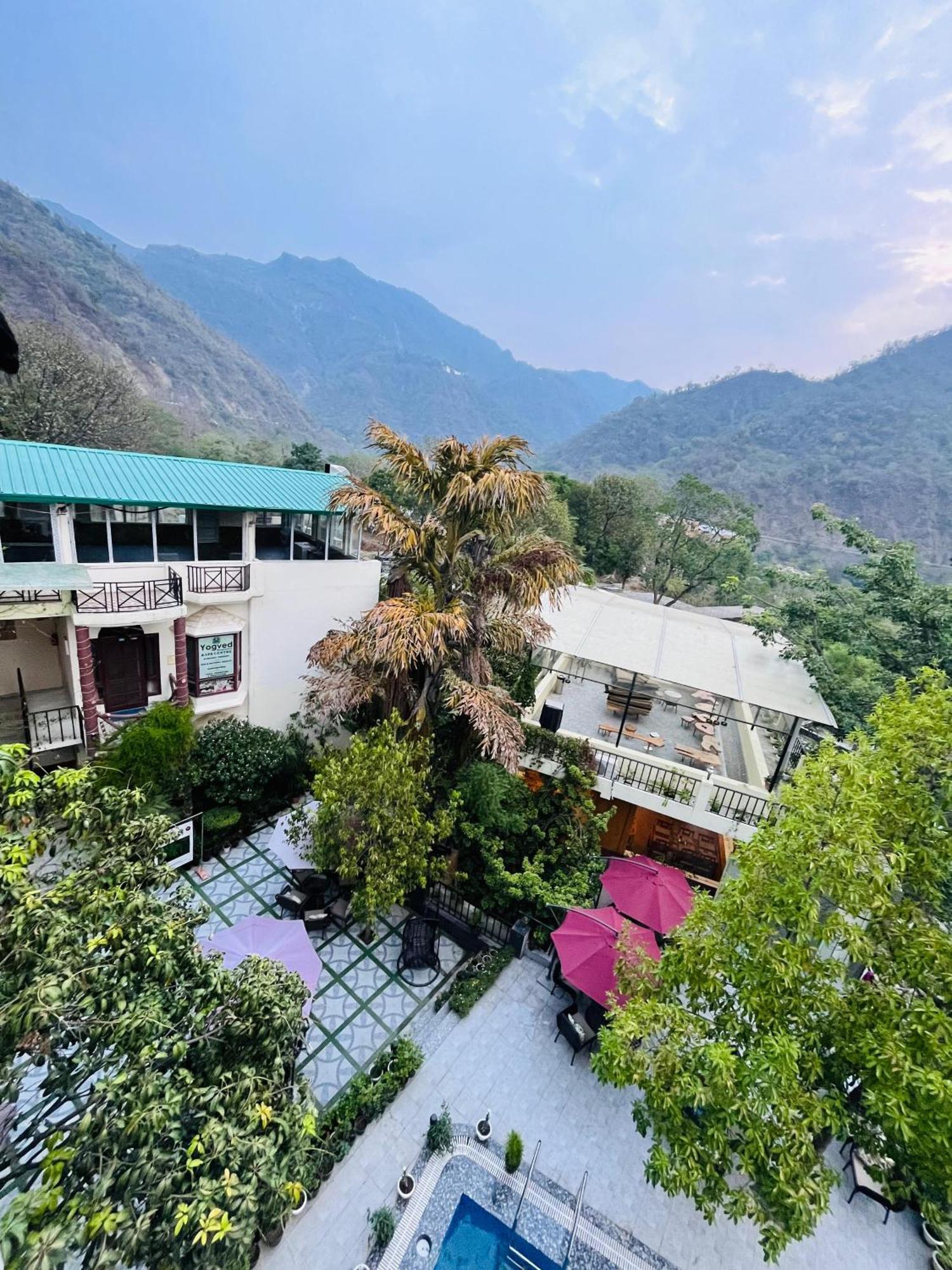 Hotel Yogved Hospitality & Rishikesh
