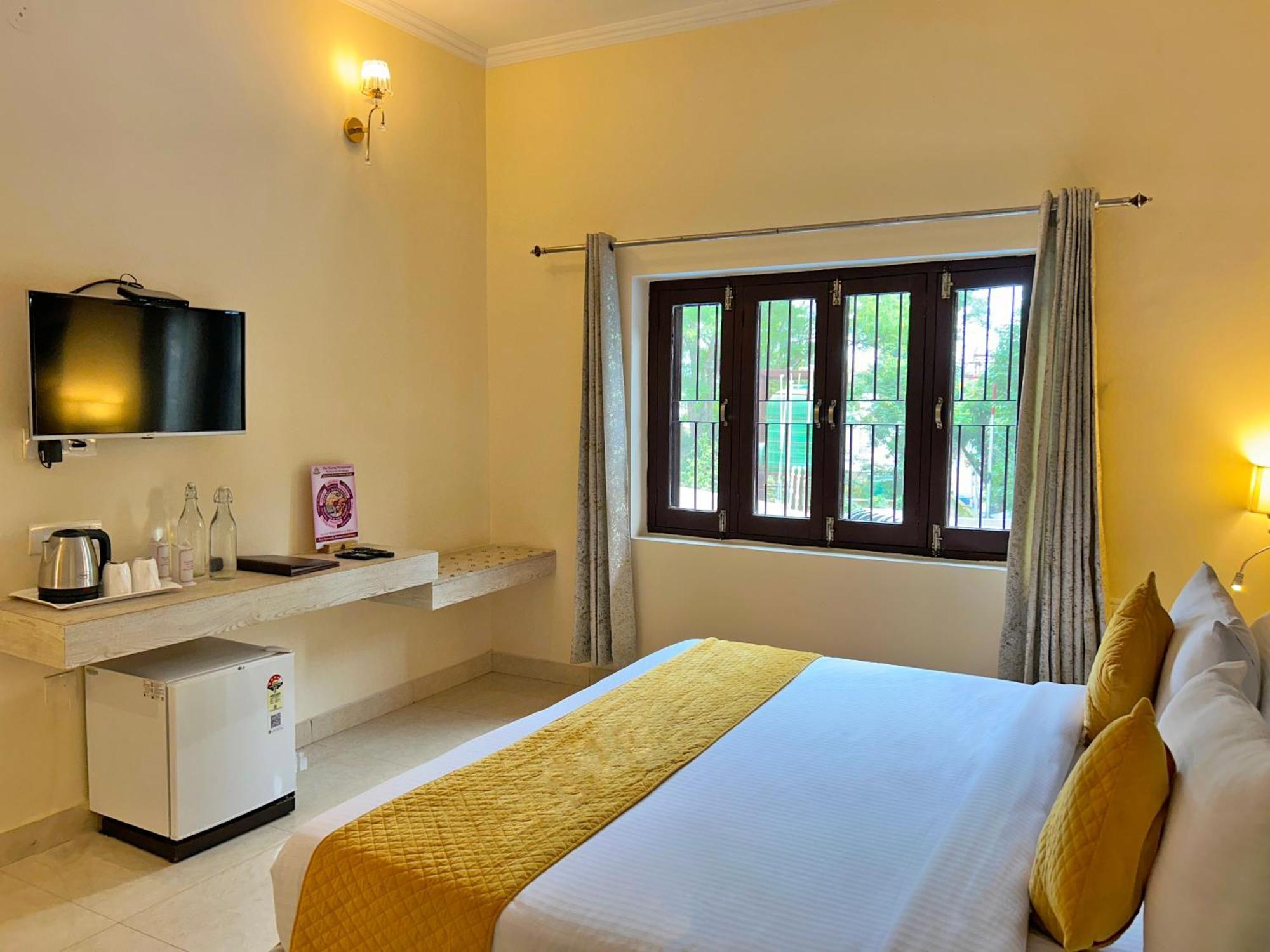 Hotel The Neeraj Naturecure On Ganga 4*