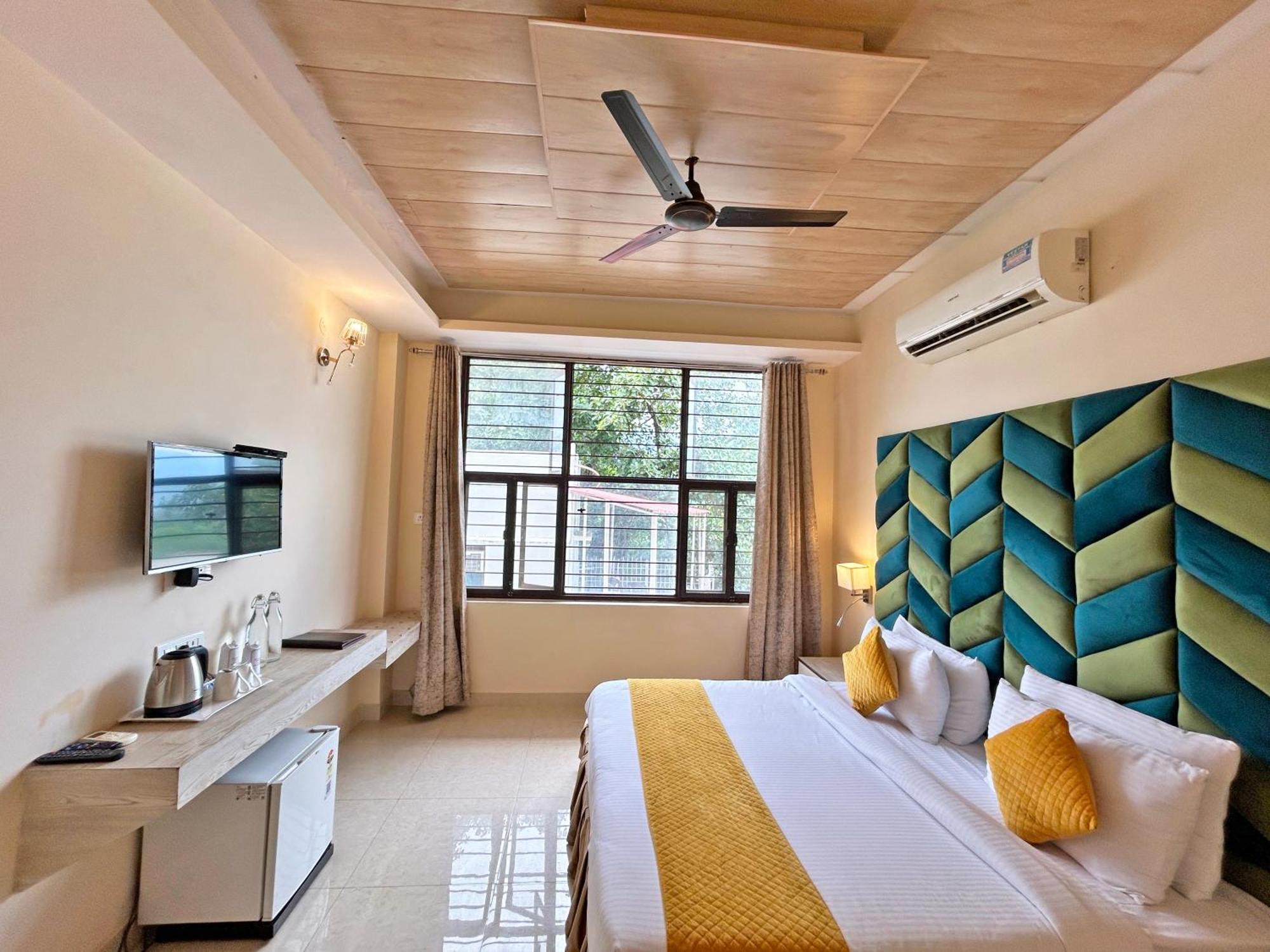 The Neeraj Naturecure On Ganga Hotel Rishikesh