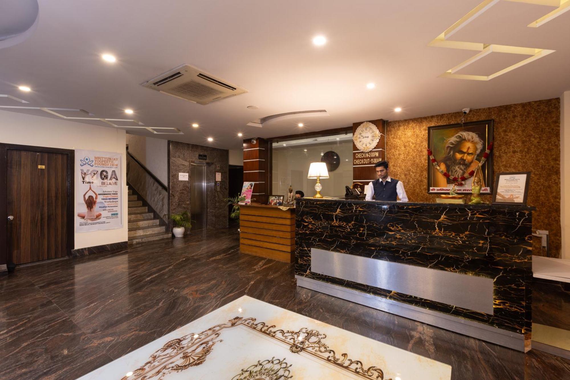 Hotel Indira Nikunj Rubystone Exotic 3*