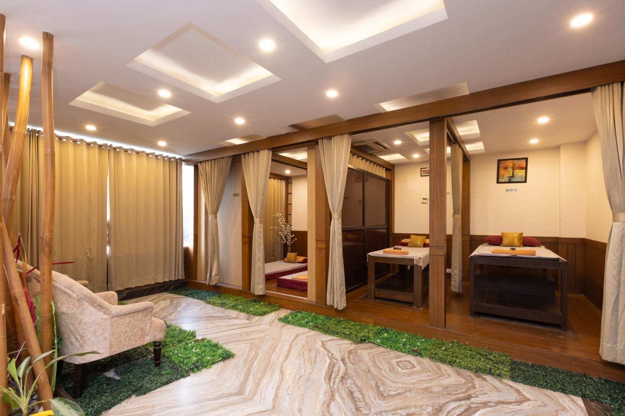 Indira Nikunj Rubystone Exotic Hotel