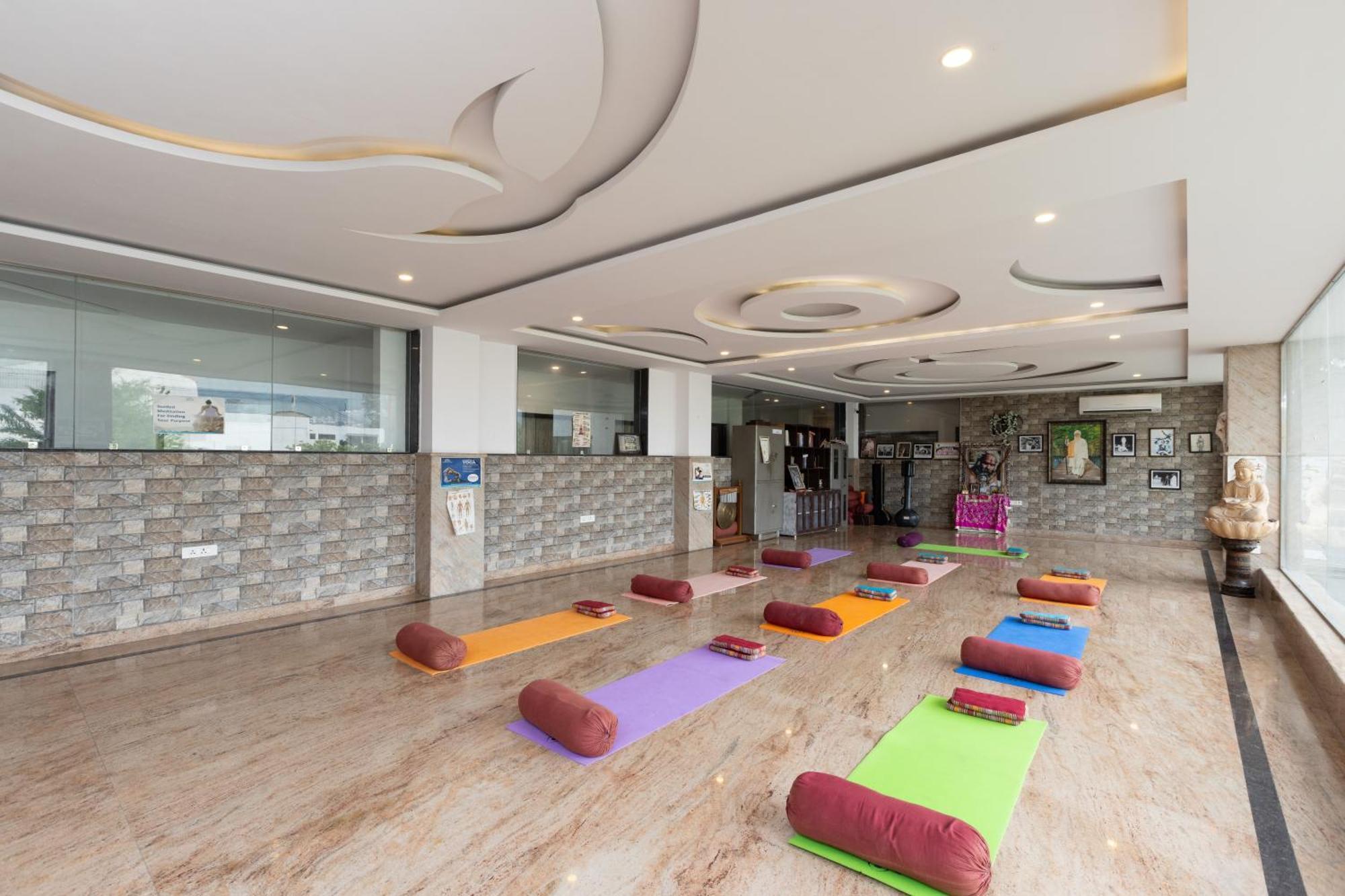 Indira Nikunj Rubystone Exotic Hotel 3*