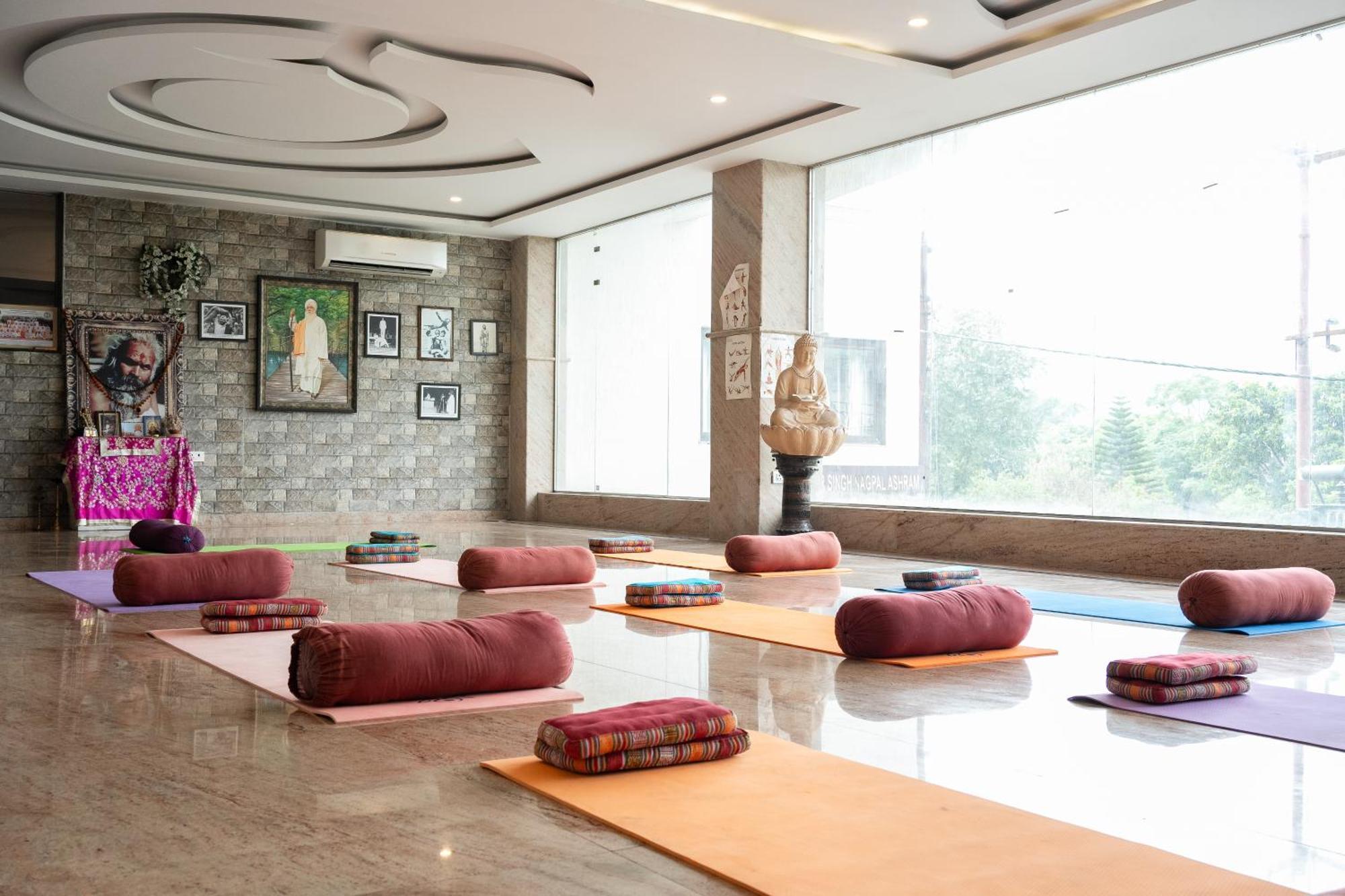 Hotel Indira Nikunj Rubystone Exotic 3*