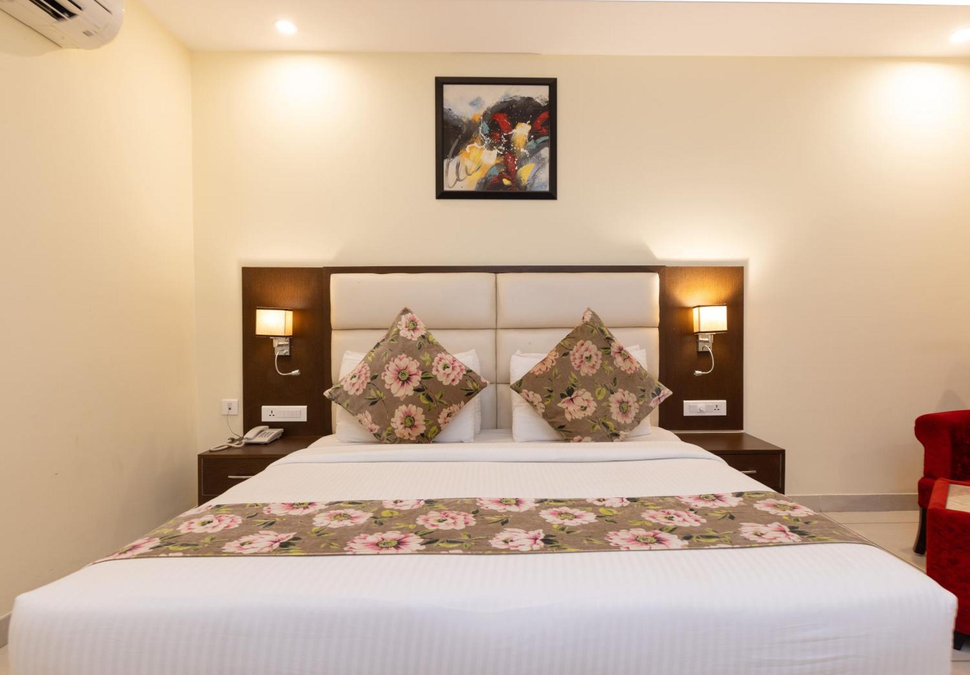 Hotel Indira Nikunj Rubystone Exotic 3*