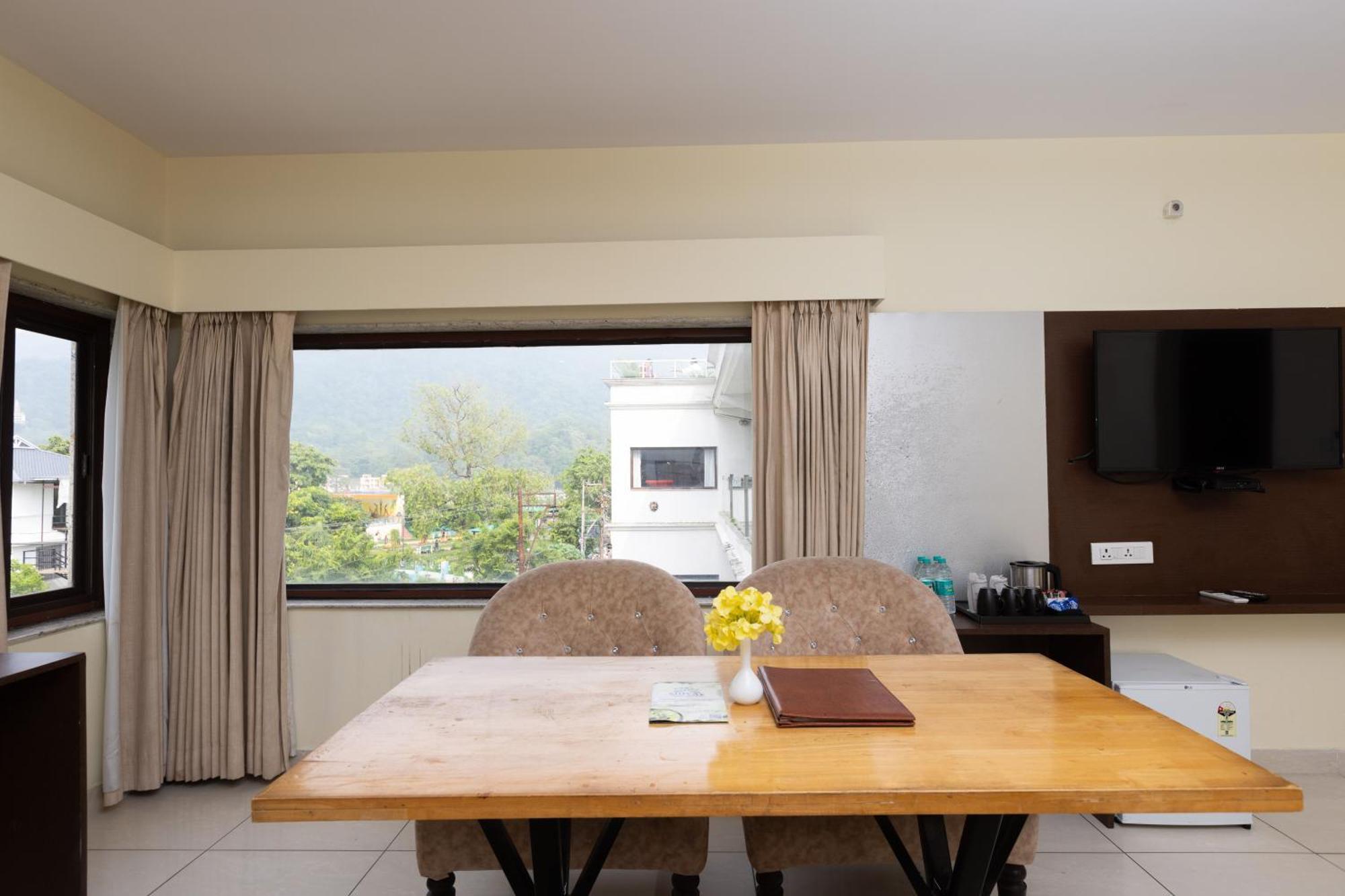 Hotel Indira Nikunj Rubystone Exotic 3*