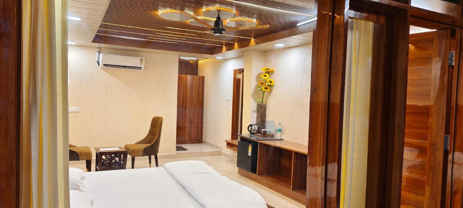 The Rampal's Ganga Panoramic Guest house *