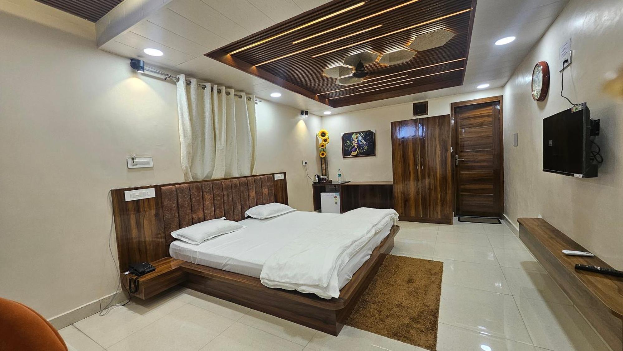 The Rampal's Ganga Panoramic Guest house *