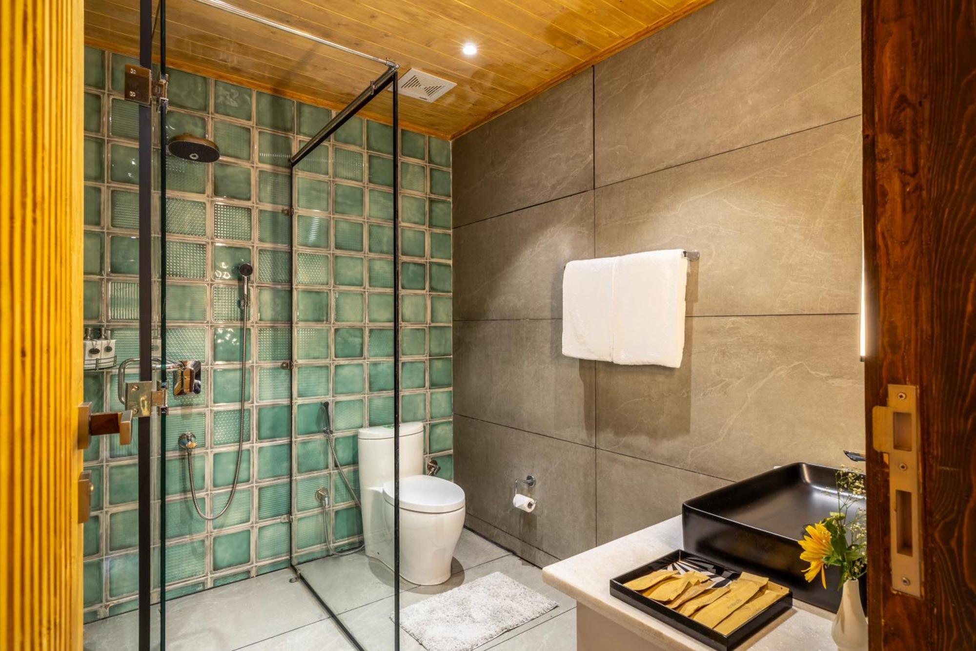Villa Ama & Trails Kashi House,