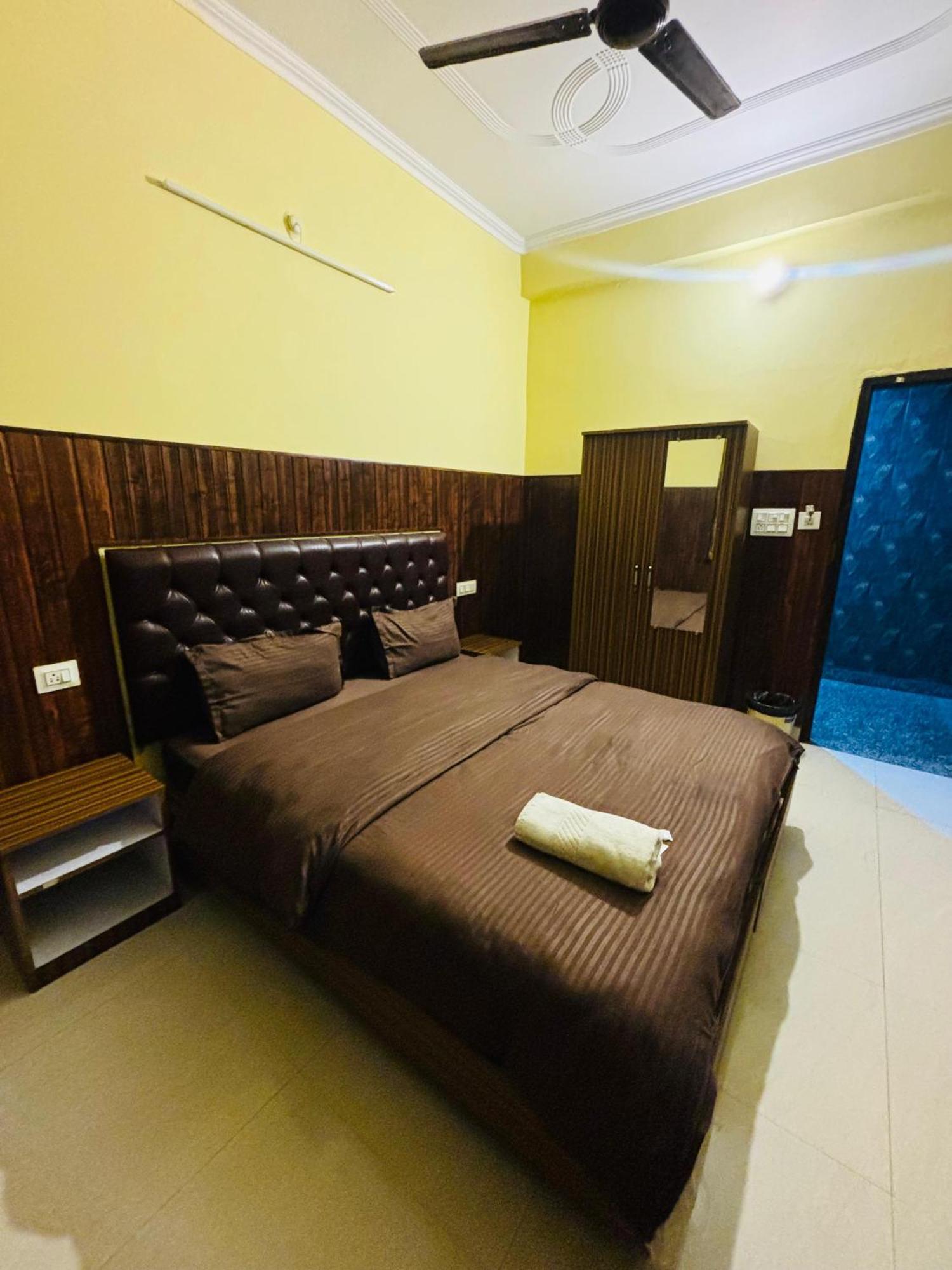 Manohar Hotel Rishikesh