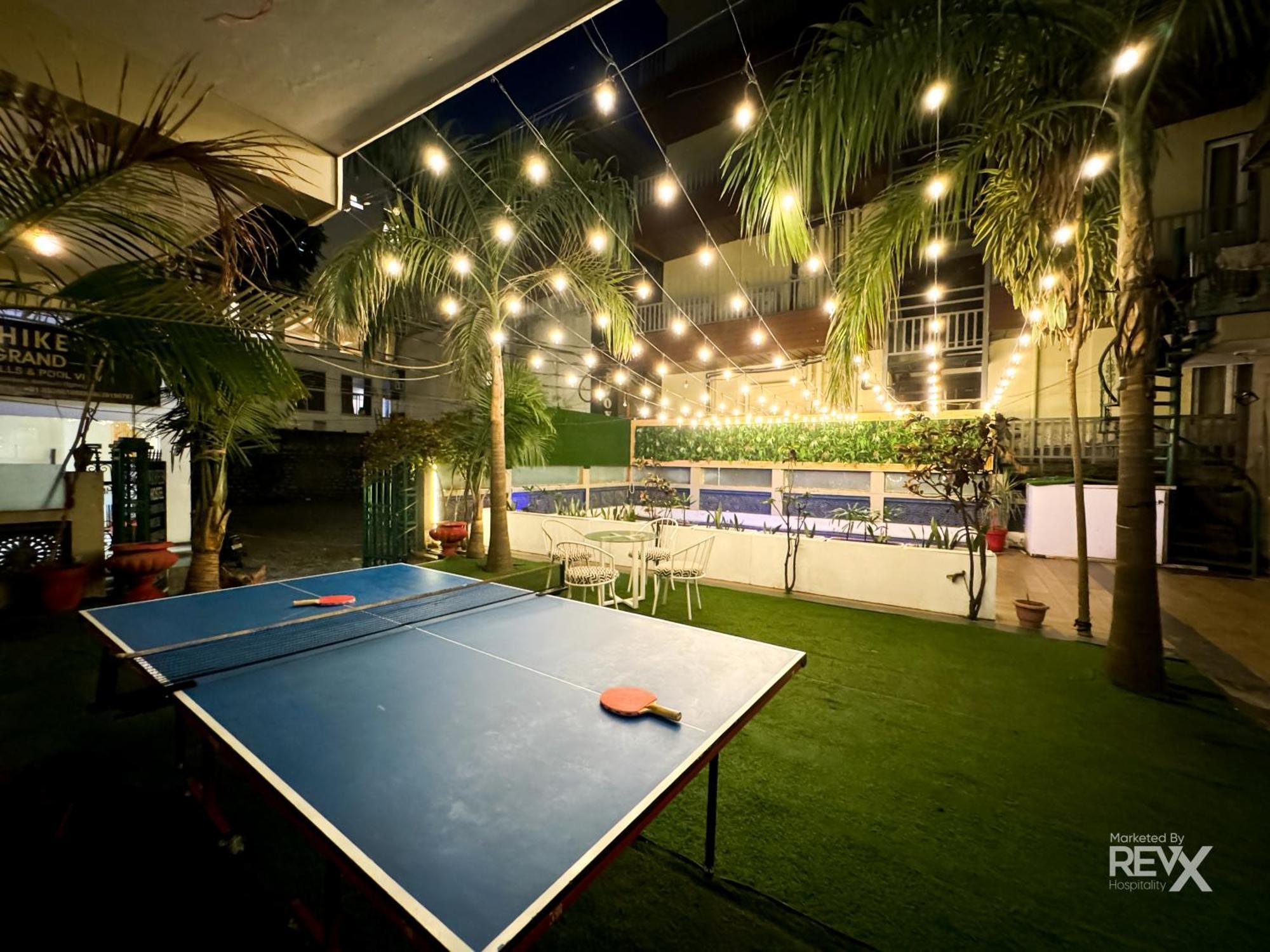 The Wraveler Tapovan And Dorms Hostel