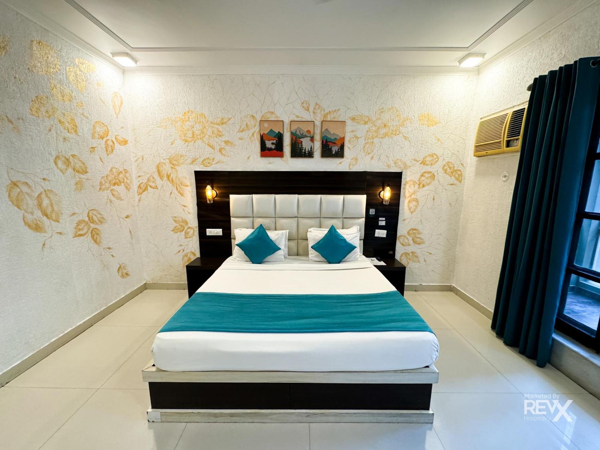 The Wraveler Tapovan And Dorms Hostel Rishikesh