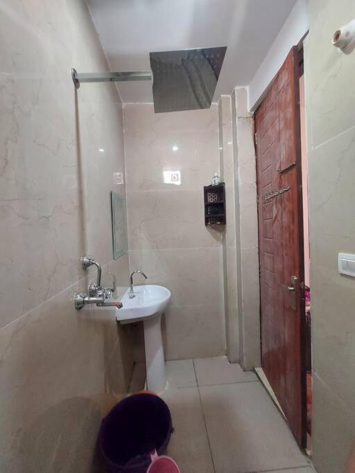 Apartment Guruji's