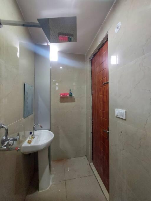 Guruji's Apartment *