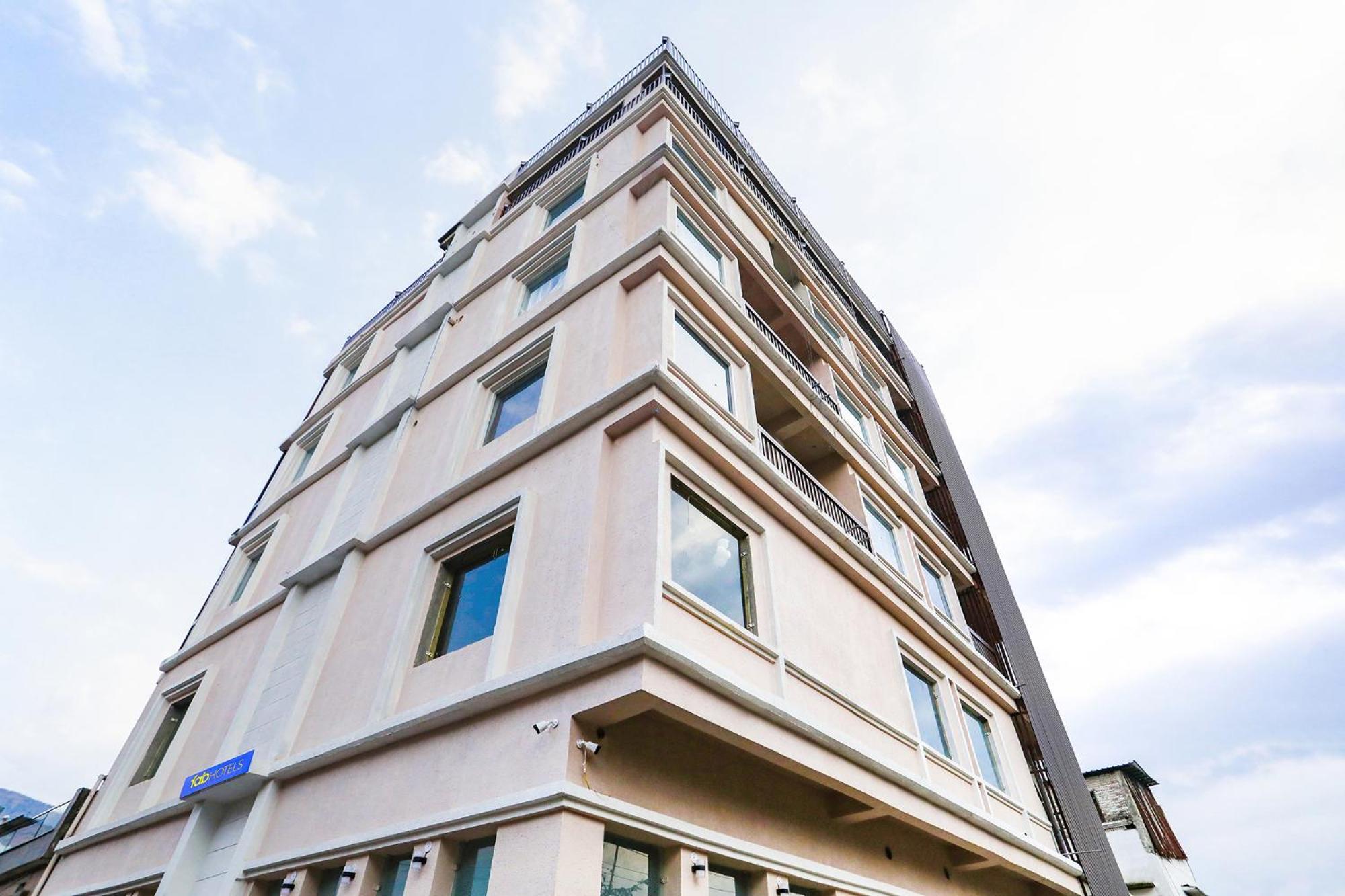 Hotel Montreal By Madhuban 3*