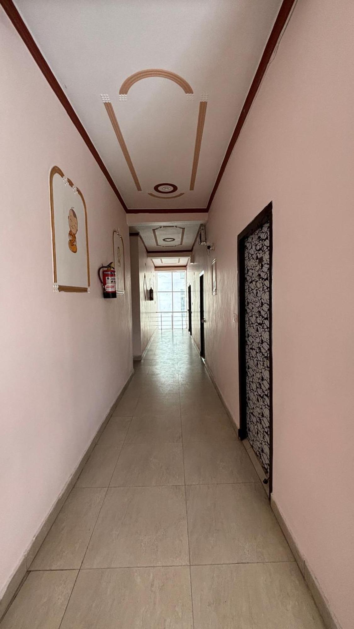 Hotel Sattva Cafe And 3*