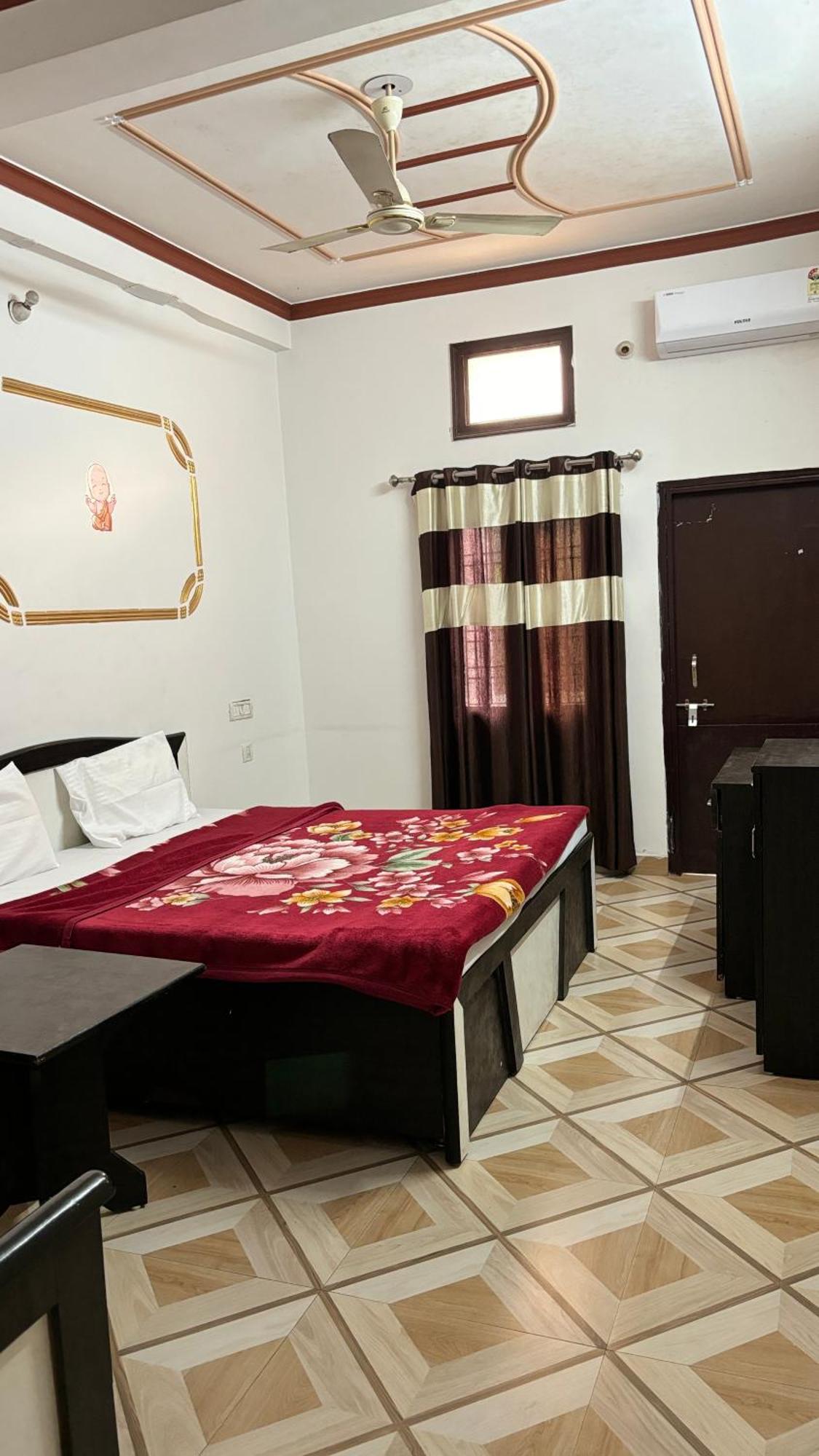 Hotel Sattva Cafe And Rishikesh