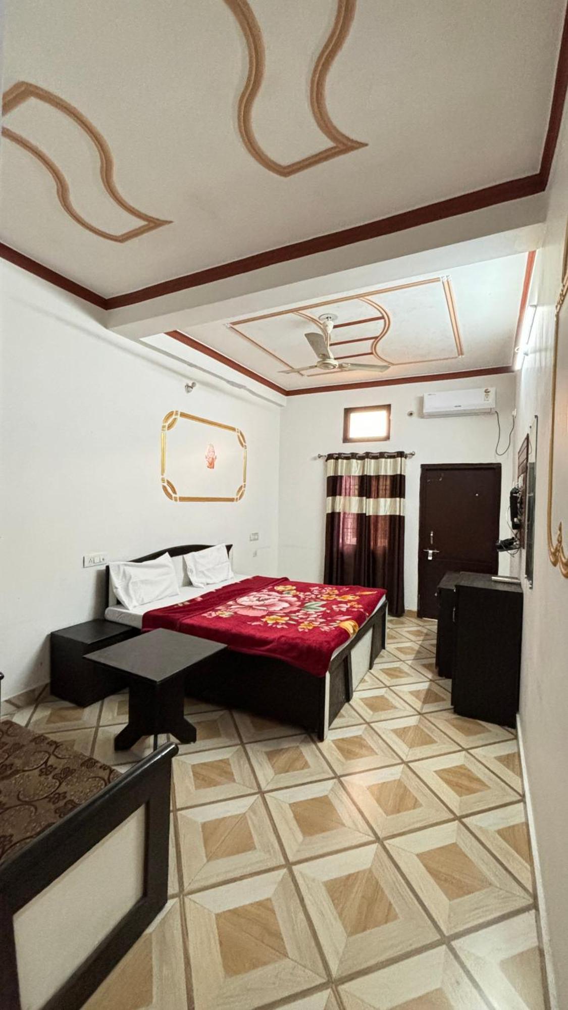 Hotel Sattva Cafe And Rishikesh