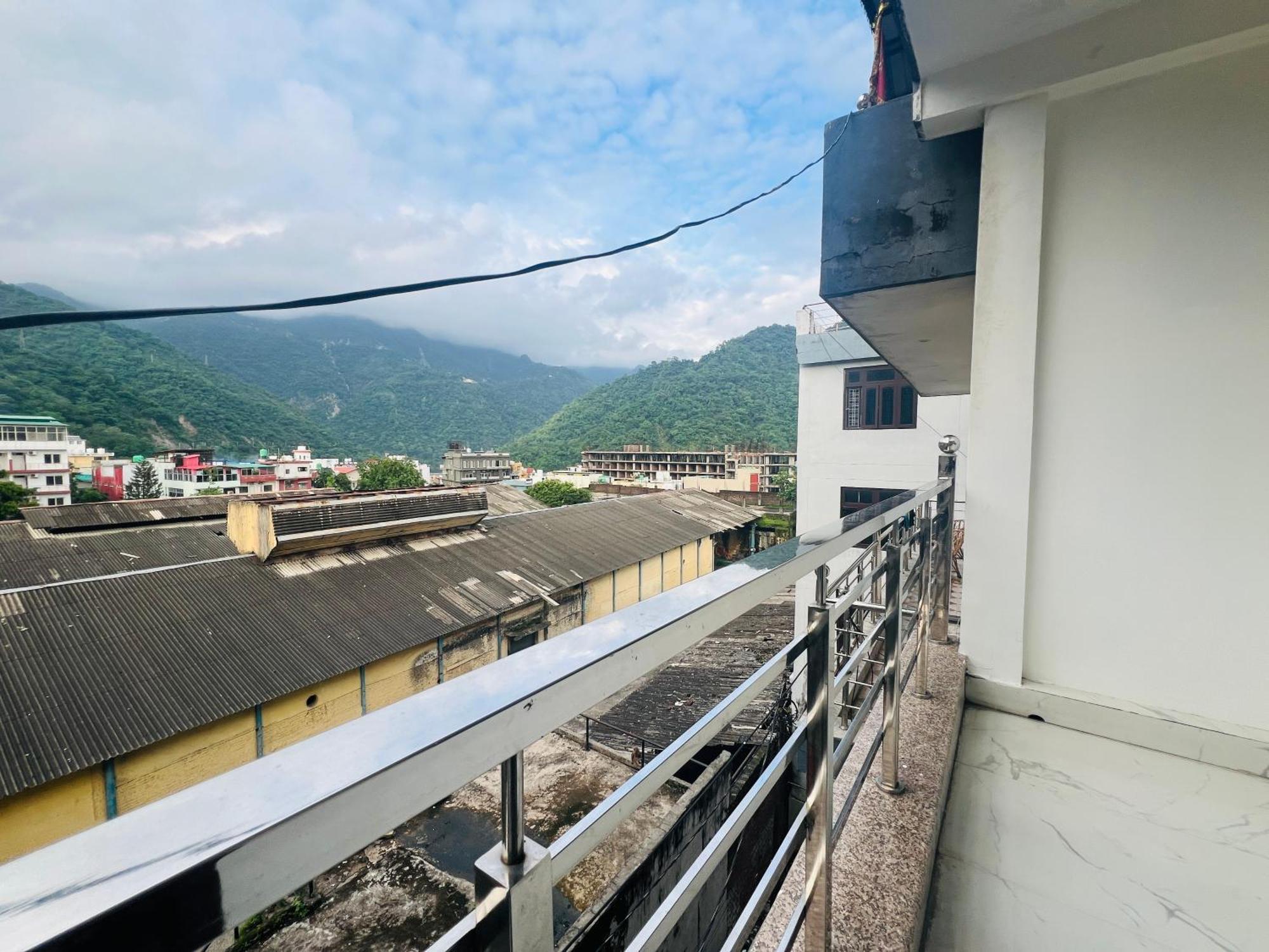 Hotel The Royal Galaxy Rishikesh