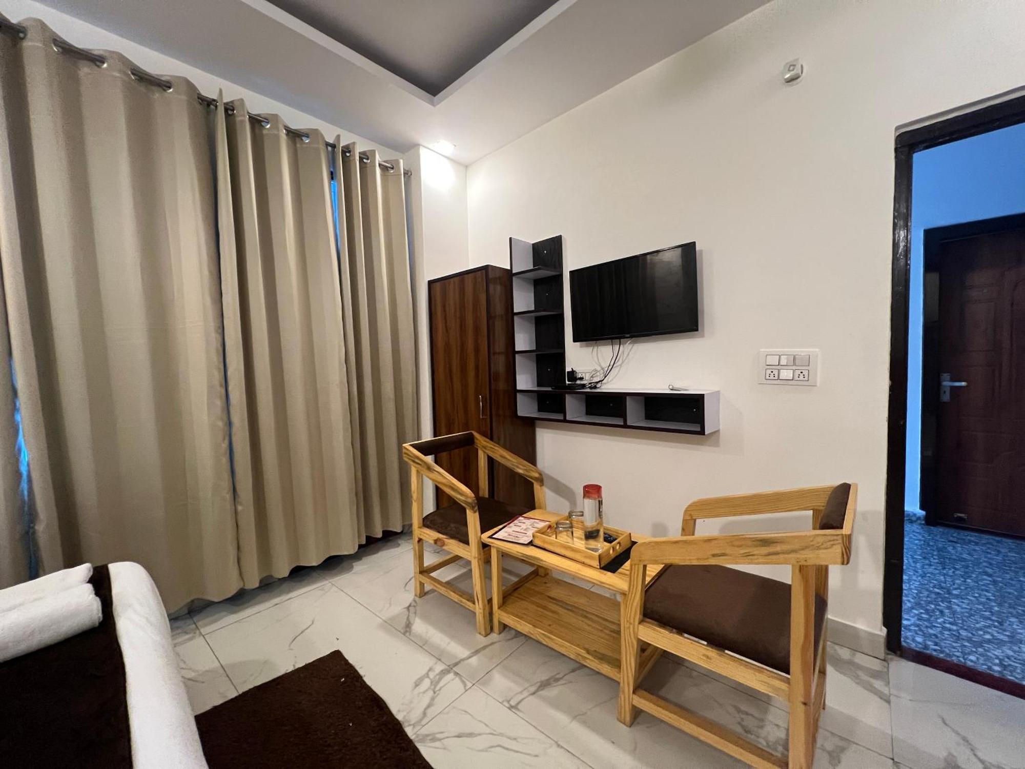Hotel The Royal Galaxy