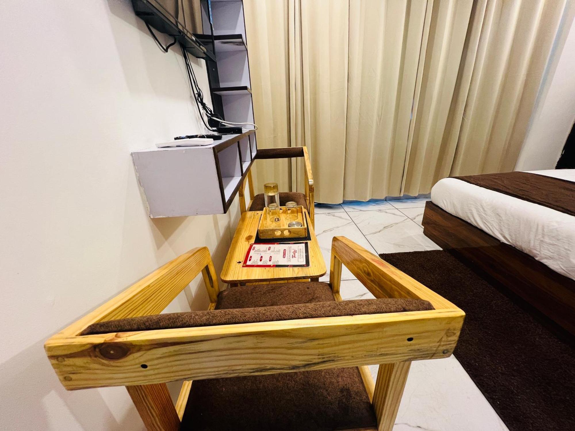 Hotel The Royal Galaxy