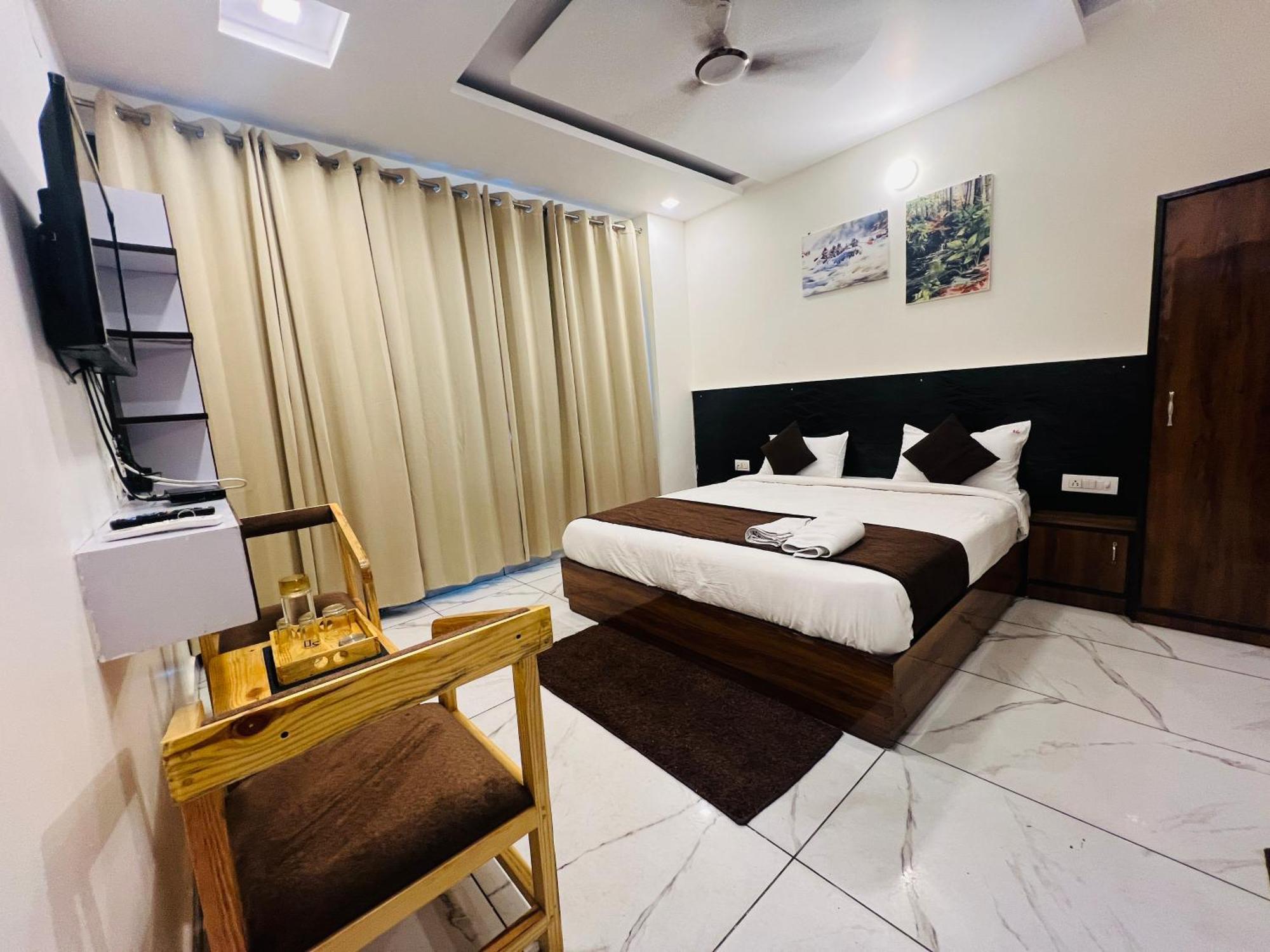 The Royal Galaxy 3* Rishikesh