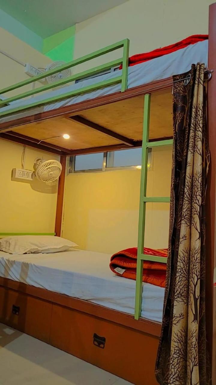 Baba's Hostel *