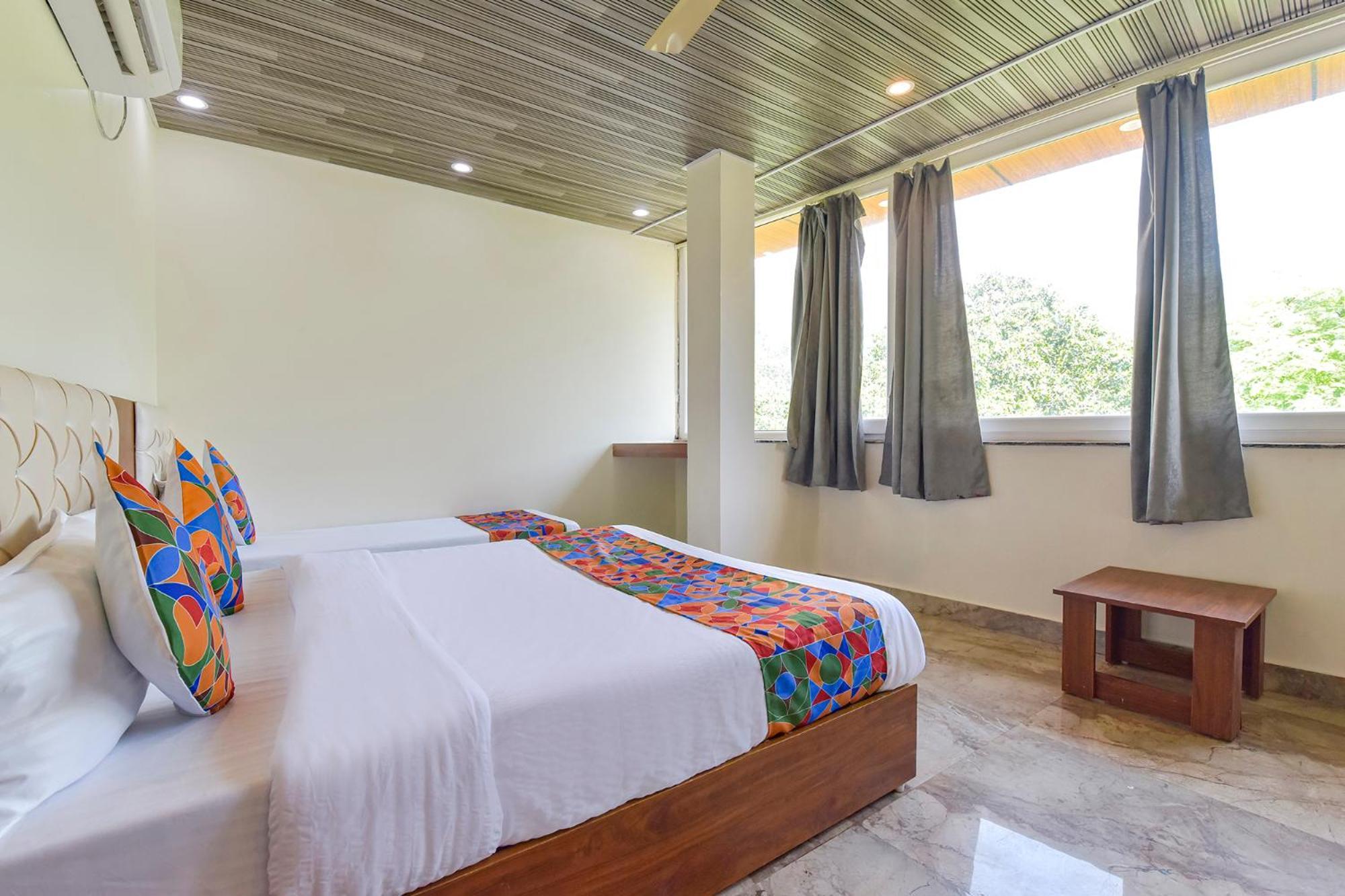 Fabhotel Uv Hotel