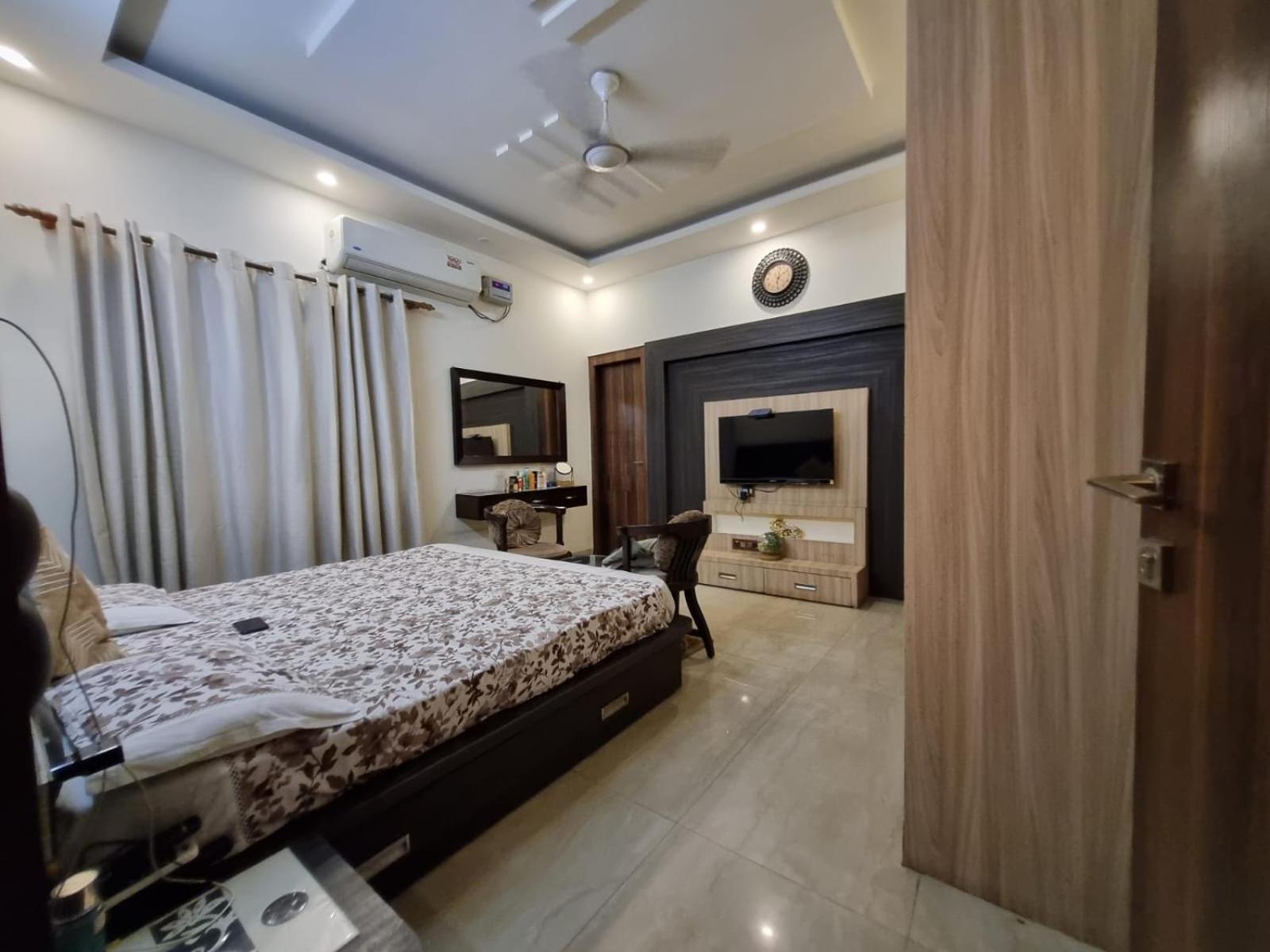 Jain Apartment *
