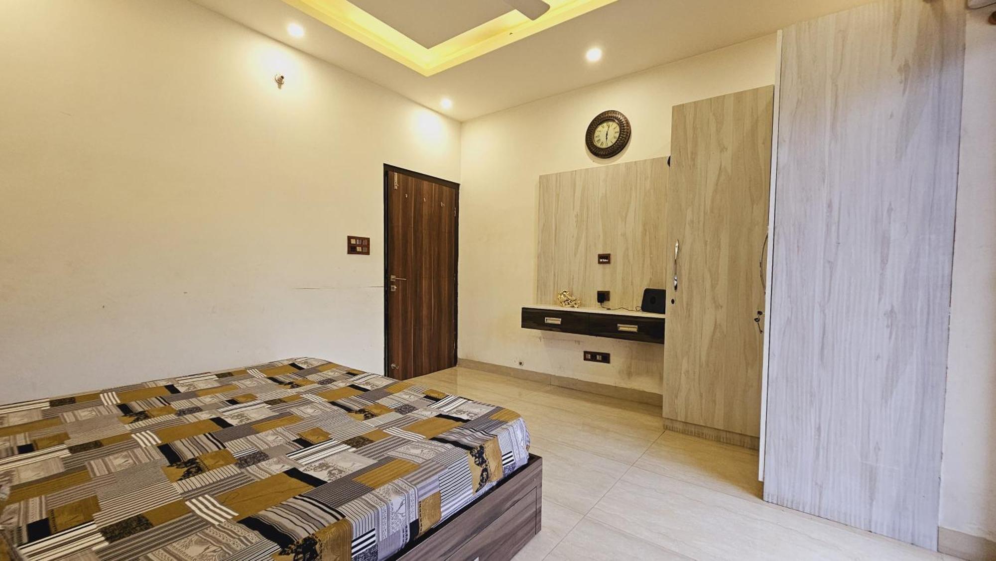 Apartment Jain *