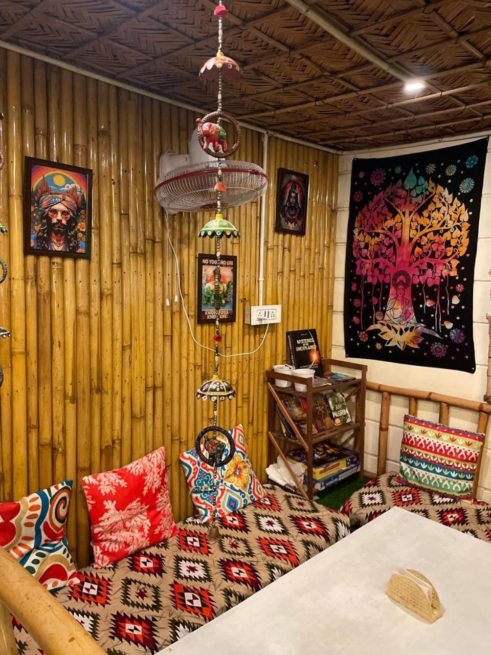 Hostel Baba's *