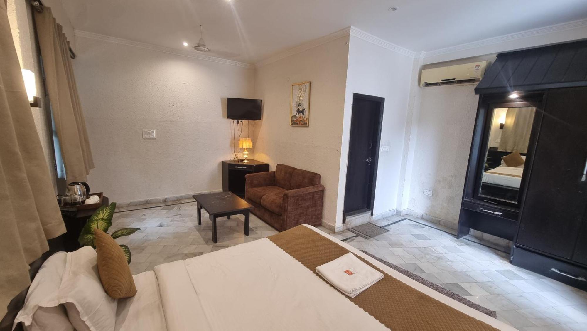 Hotel Prana Wellness By Around 3*